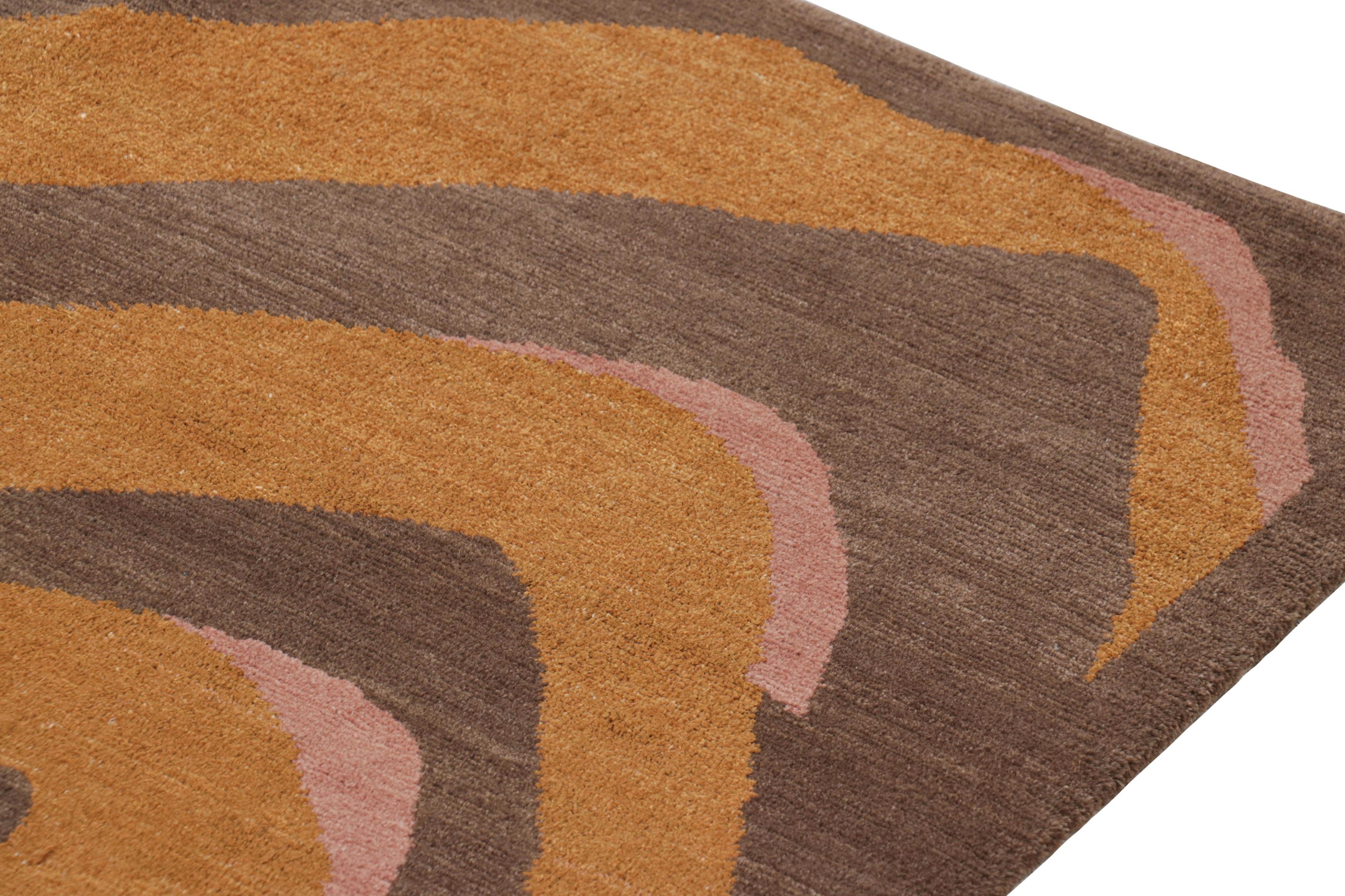 Contemporary Rug & Kilim’s Modern Geometric Rug in Pink, Brown and Gold Tones “Naruna” For Sale