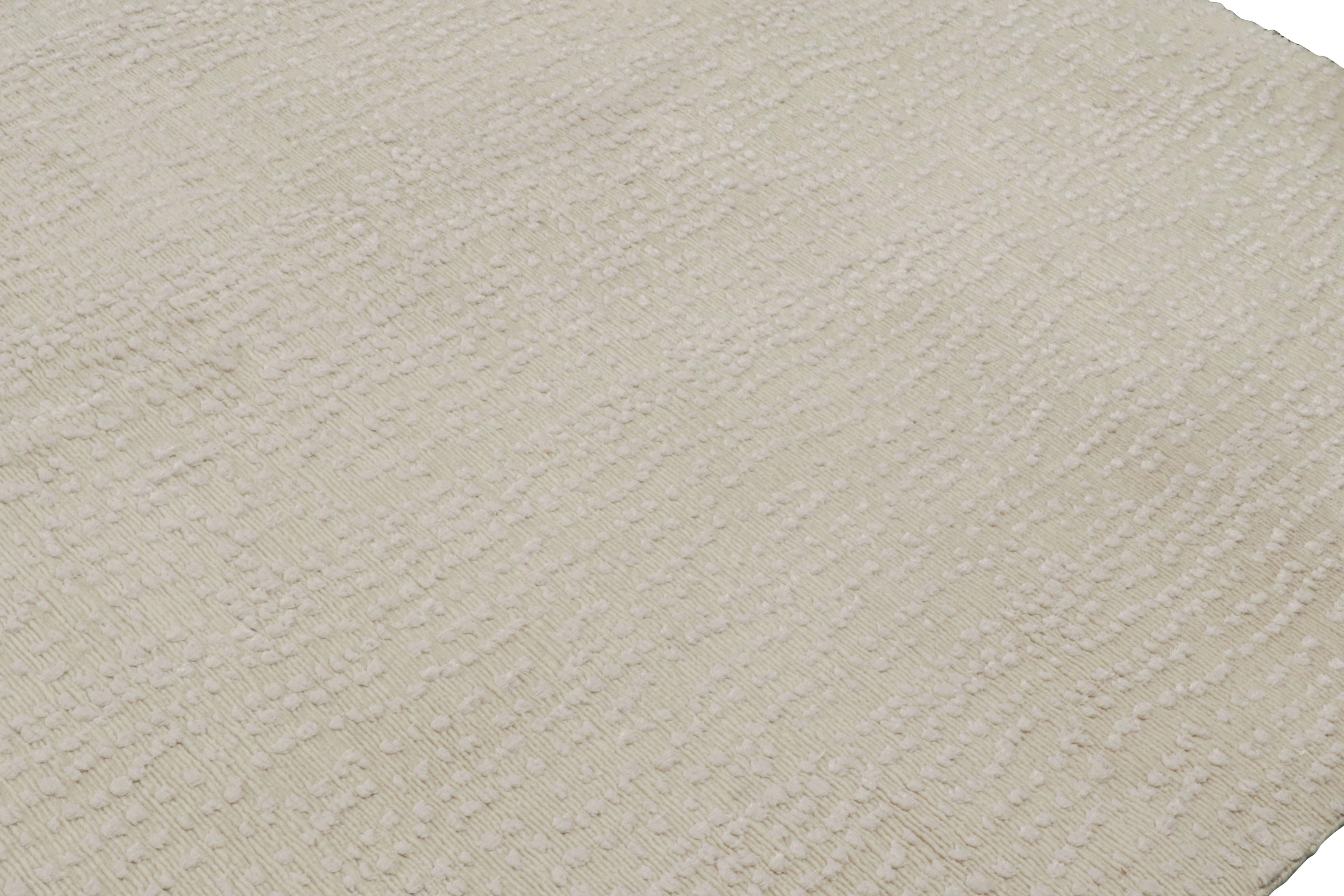 Rug & Kilim: un tappeto moderno con texture alta e bassa in bianco sporco In condizioni Nuovo in vendita a Long Island City, NY