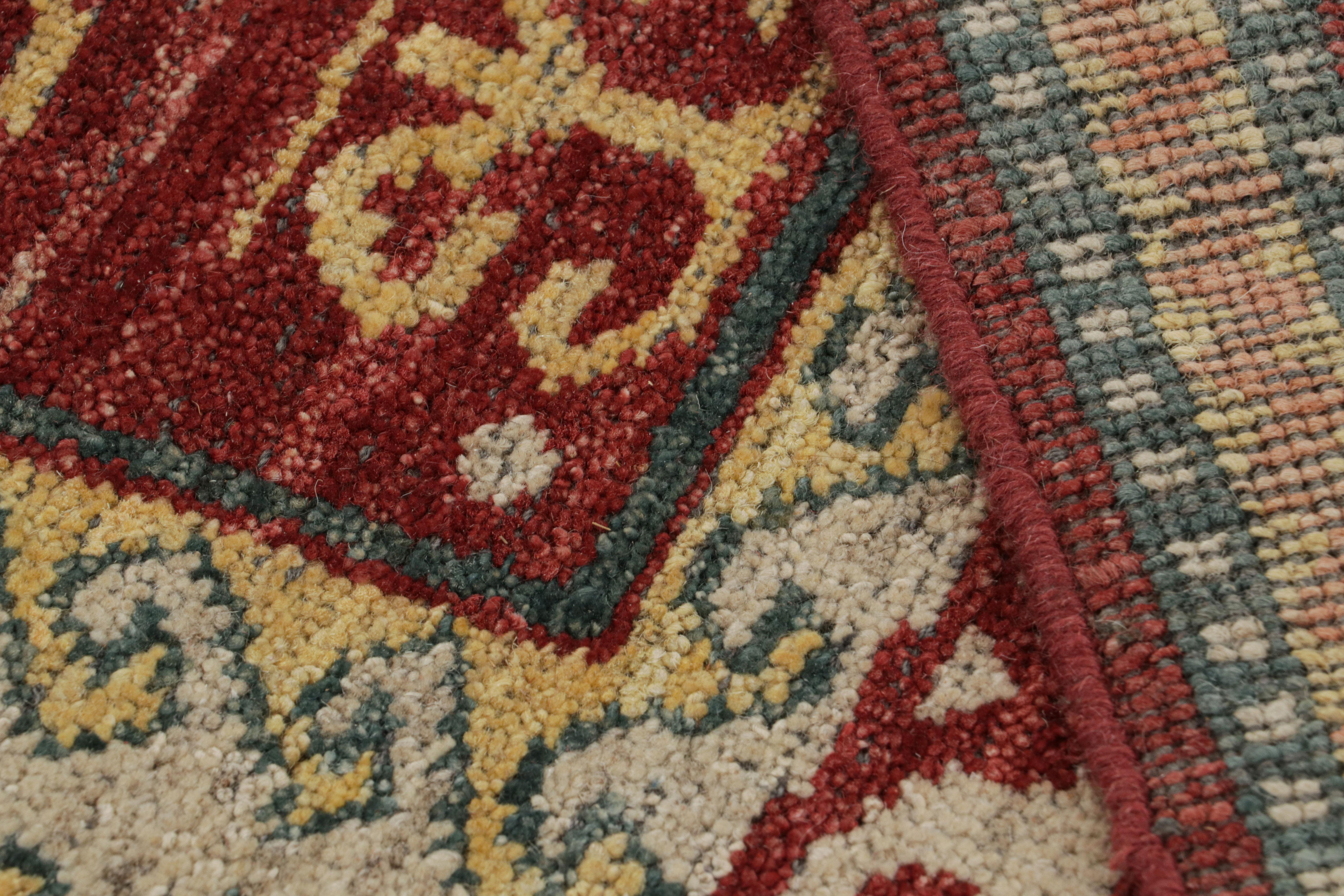 Alfombra moderna de estilo kazajo de Rug & Kilim con motivos geométricos y medallones Siglo XXI y contemporáneo en venta