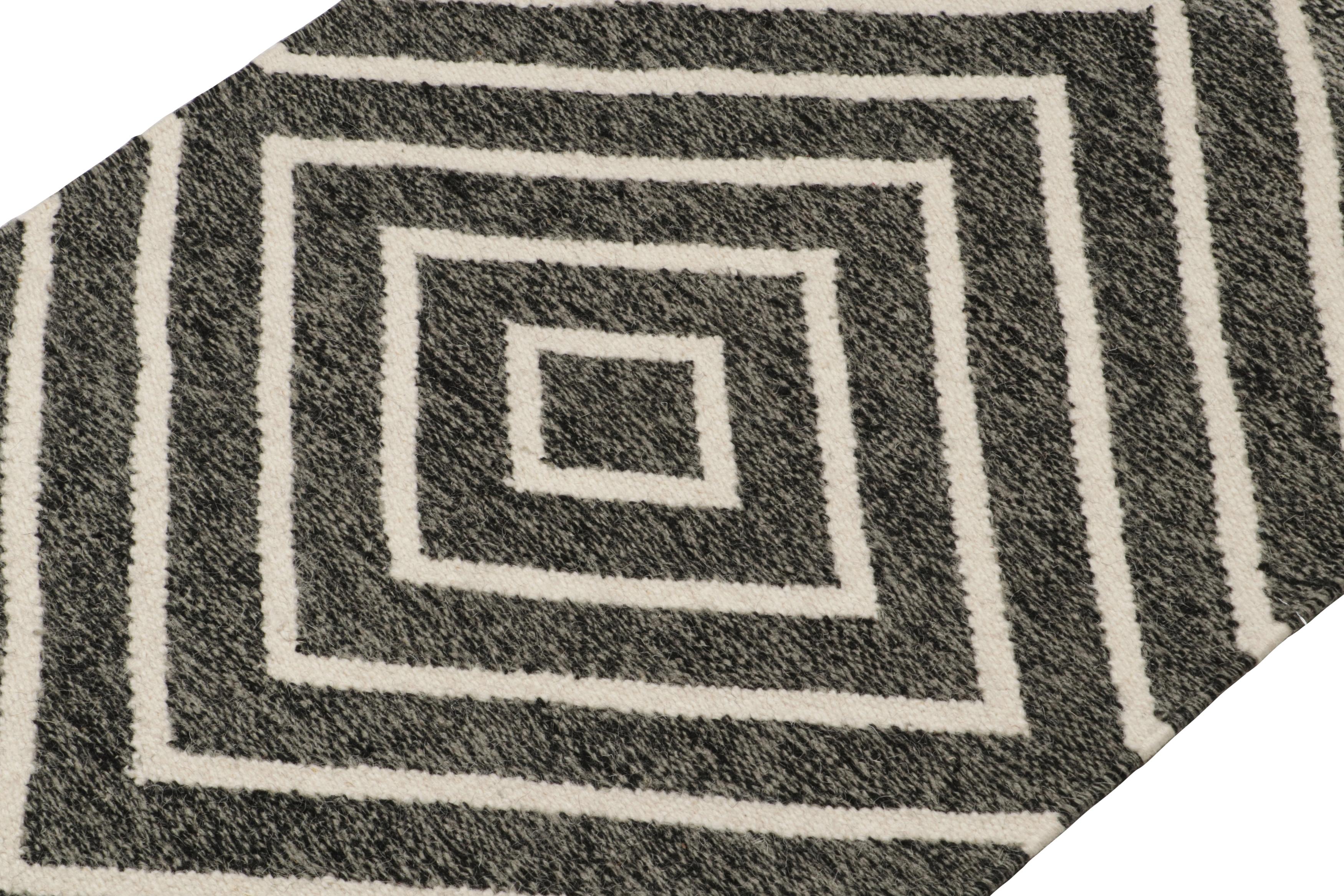 Alfombra de acento moderna Rug & Kilim en gris con rombos blancos Indio en venta