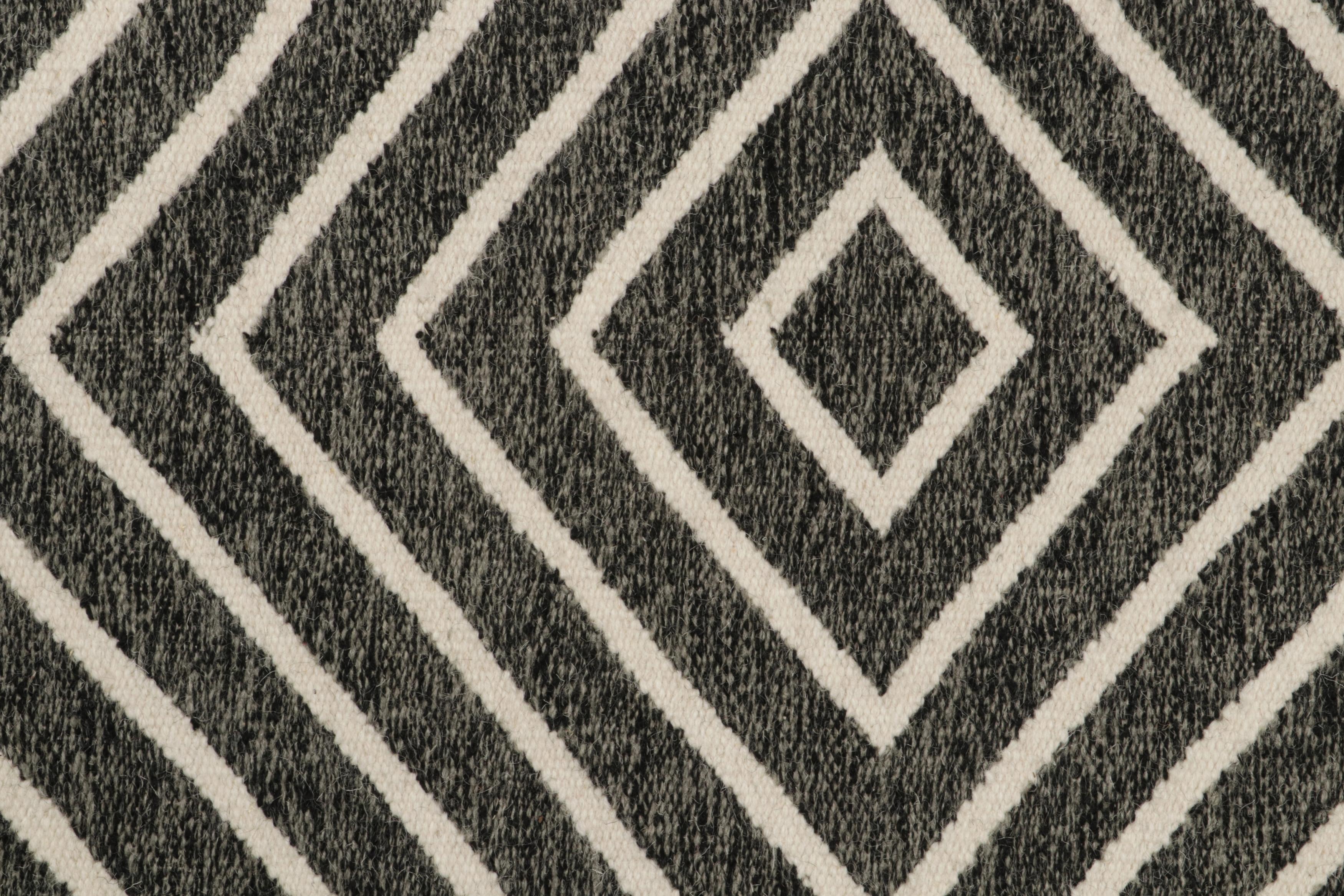 Alfombra de acento moderna Rug & Kilim en gris con rombos blancos en Nuevo estado para la venta en Long Island City, NY