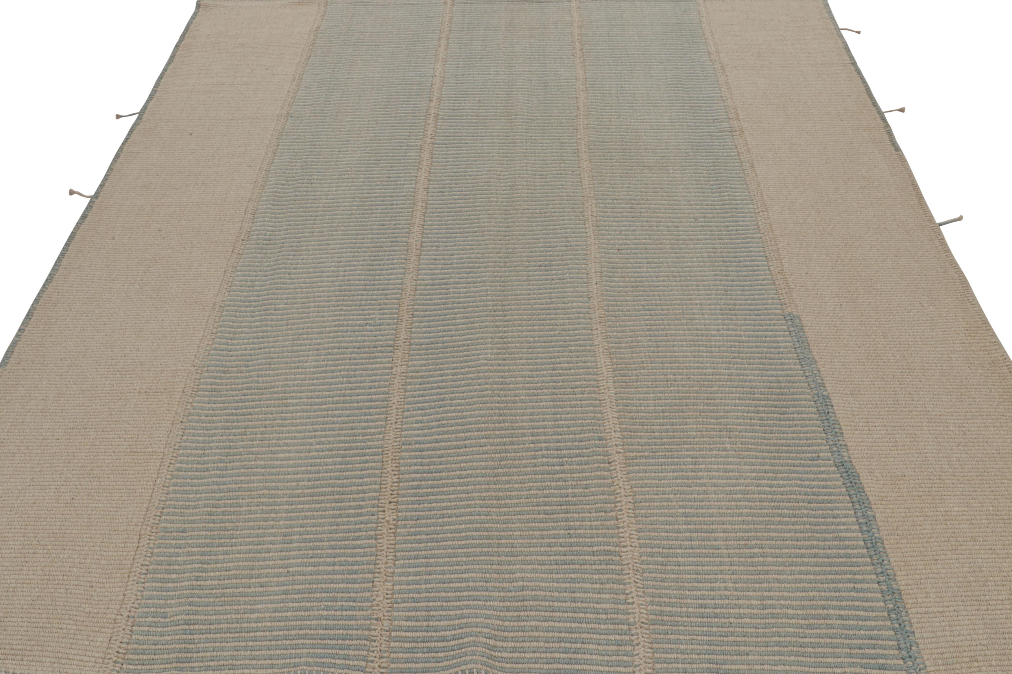 Moderne Rug & Kilim's Modern Kilim in Beige & Blue Stripes (Kilim moderne avec des rayures beiges et bleues) en vente