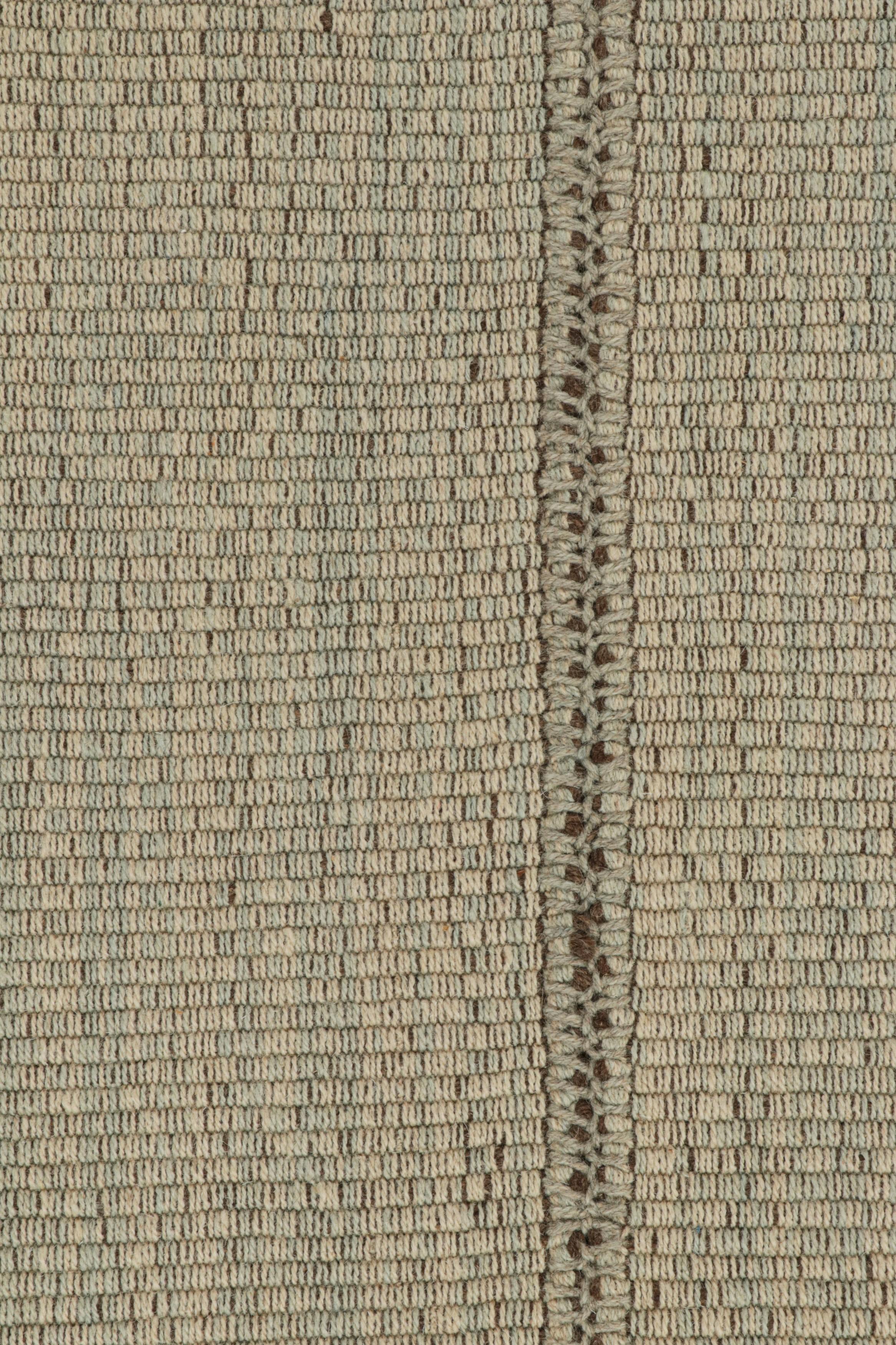 Rug & Kilim: Kilim moderno in beige-marrone con strisce e accenti in verde-grigio In condizioni Nuovo in vendita a Long Island City, NY