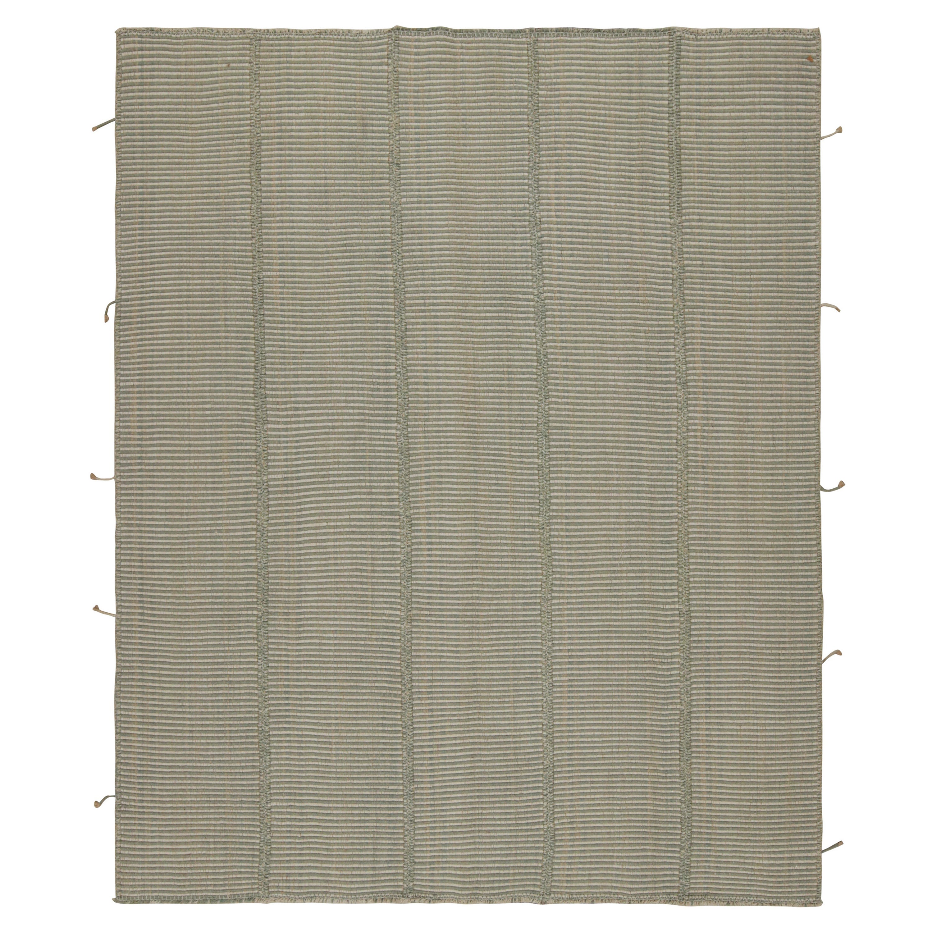 Rug & Kilim - Kilim moderno in grigio con strisce e accenti beige-blu in vendita