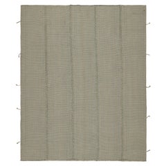 Rug & Kilim - Kilim moderno in grigio con strisce e accenti beige-blu