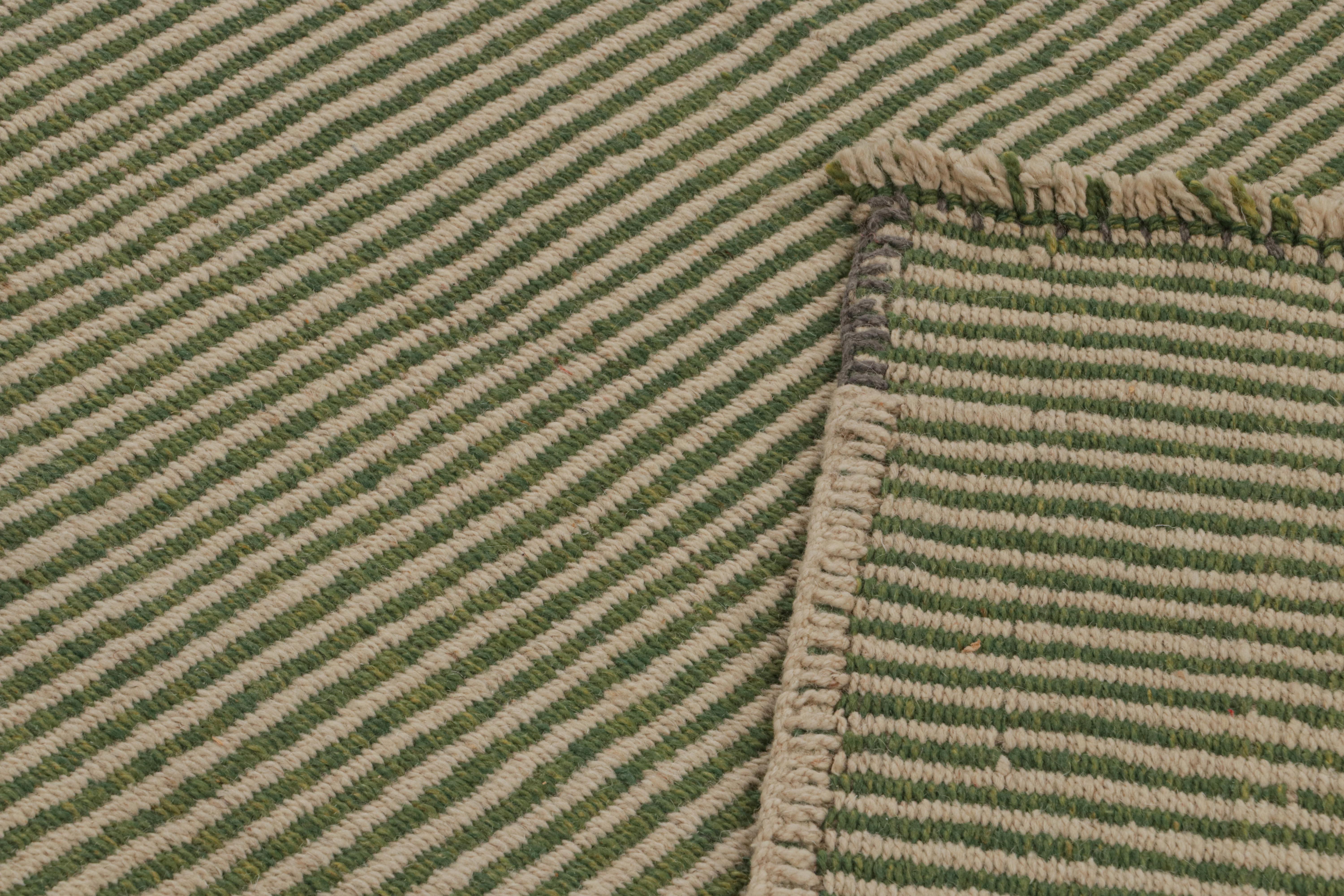 XXIe siècle et contemporain Rug & Kilim's Modern Kilim Rug in Beige-Brown & Green Textural Stripes (tapis moderne en Kilim beige, marron et vert) en vente