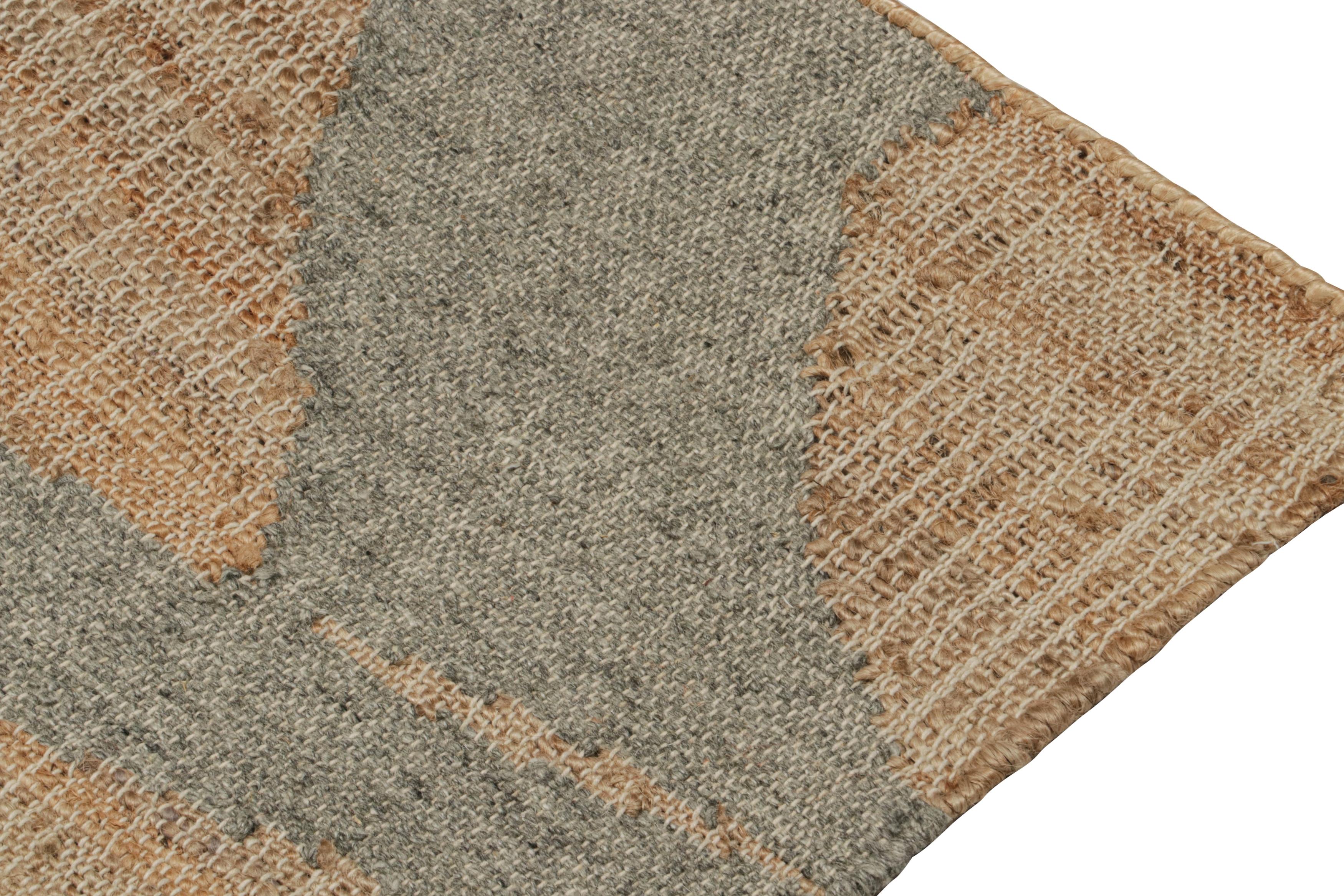 Tissé à la main Rug & Kilim's Modern Kilim rug in Brown & Grey Patterns (tapis moderne en Kilim à motifs bruns et gris) en vente