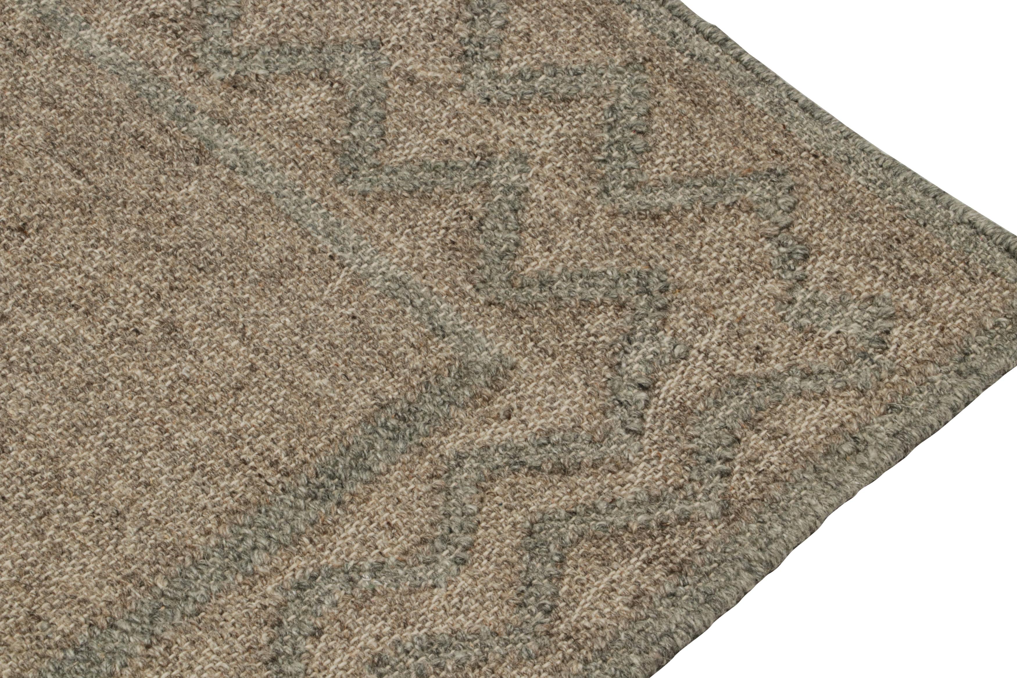 Alfombra kilim moderna de Rug & Kilim con motivos marrones y grises Tejido a mano en venta