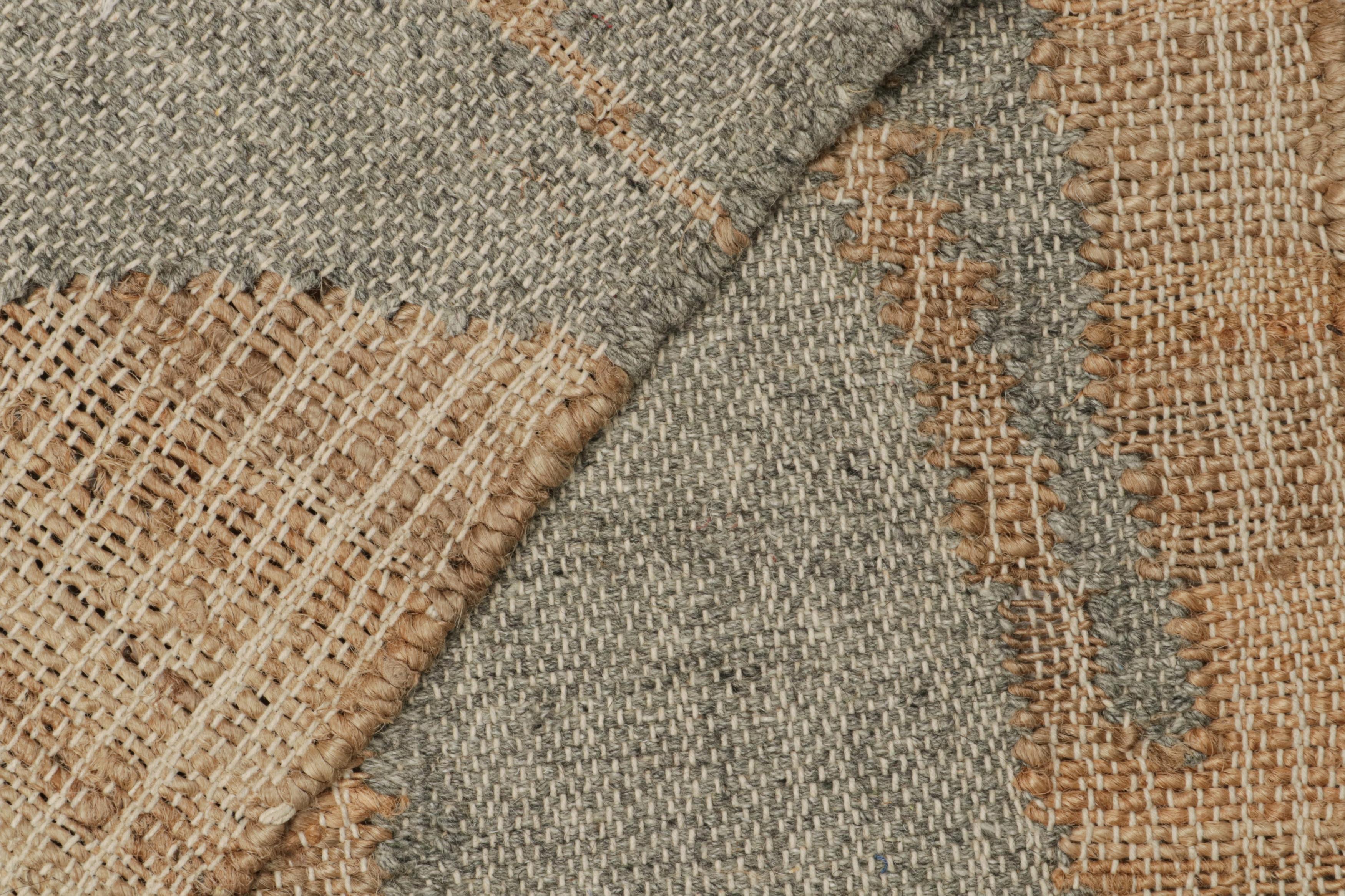 Jute Rug & Kilim’s Modern Kilim rug in Brown & Grey Patterns For Sale