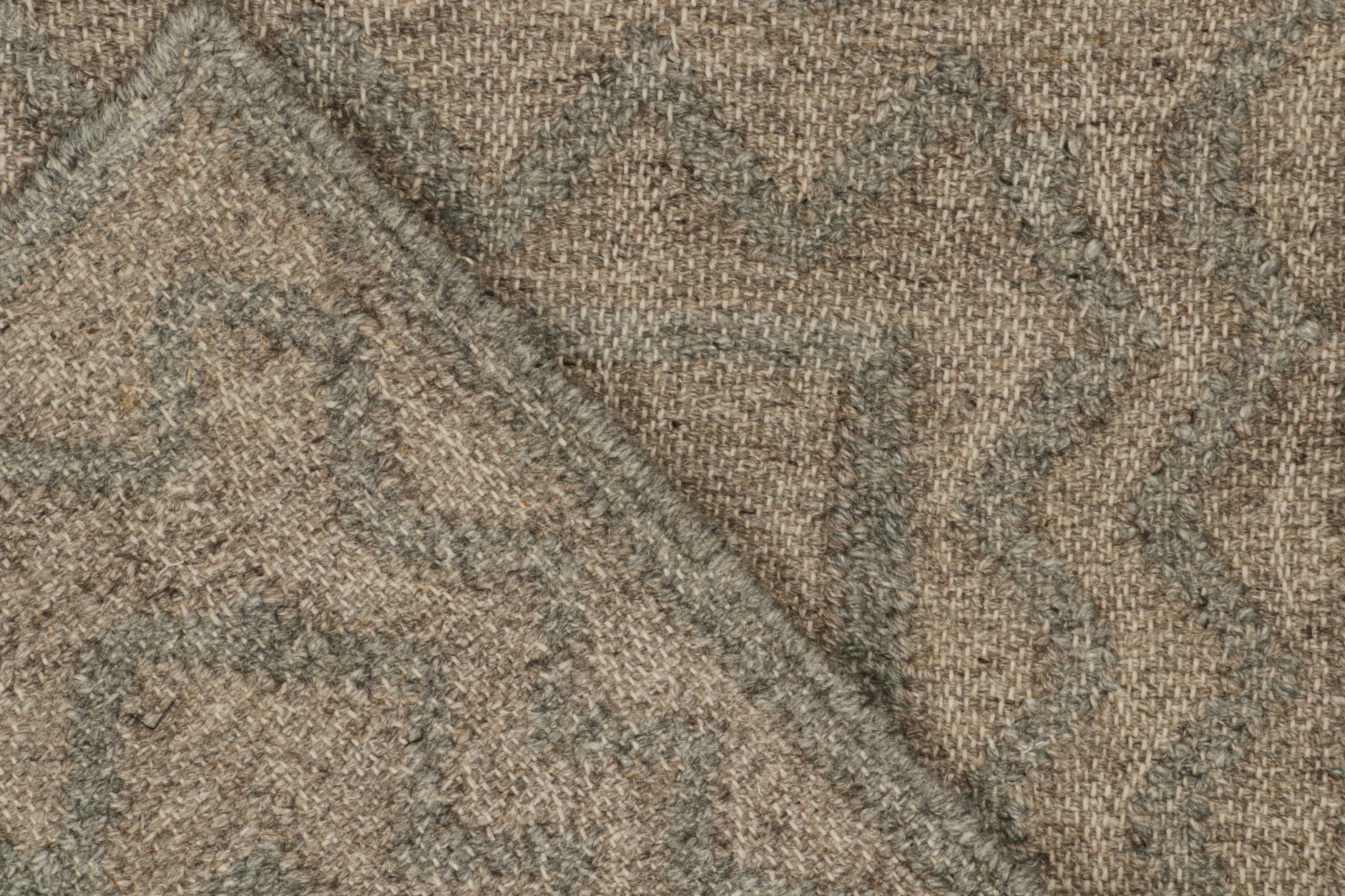 Alfombra kilim moderna de Rug & Kilim con motivos marrones y grises Siglo XXI y contemporáneo en venta