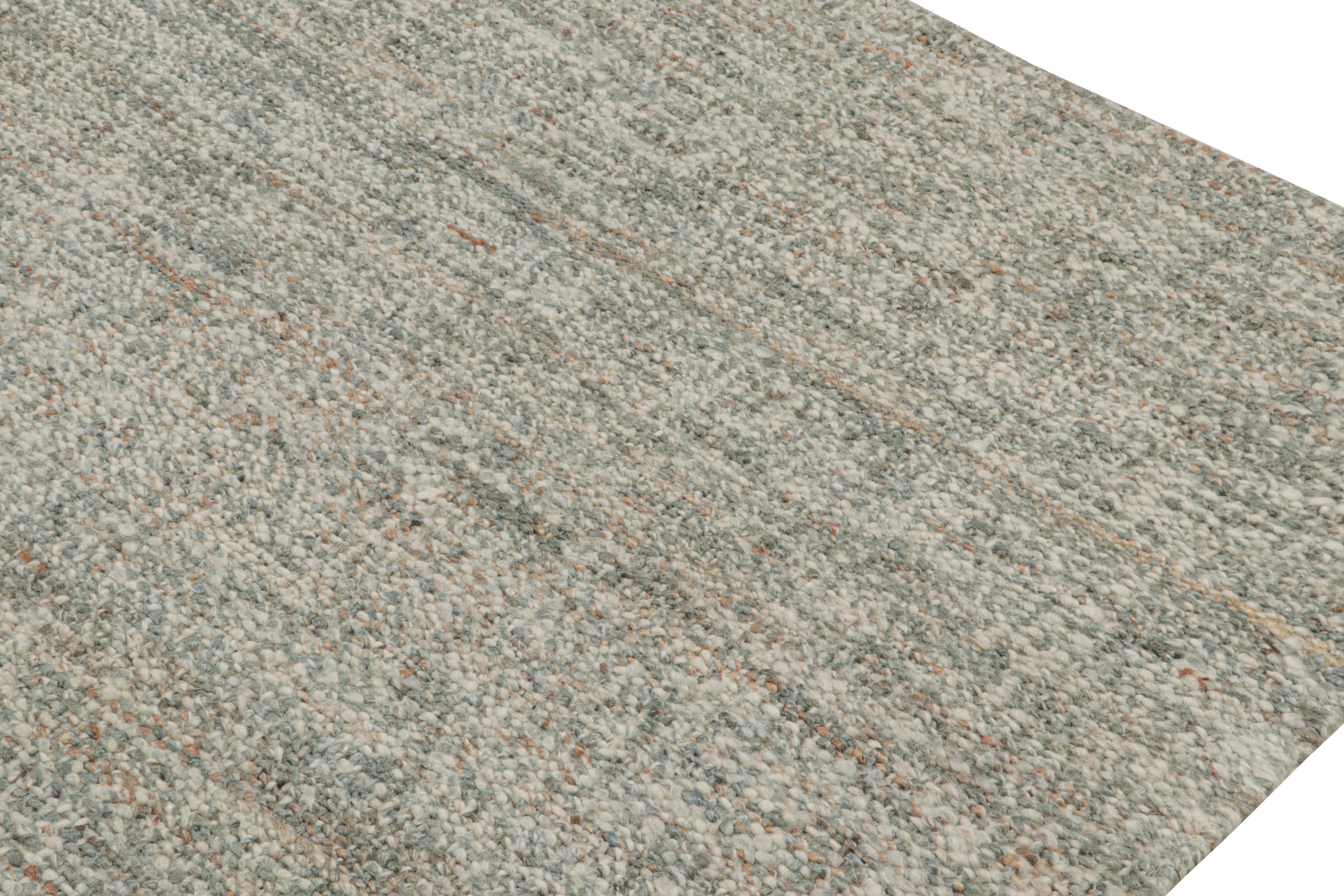 Moderner Kilim-Teppich von Rug & Kilim in Grau und Weiß (Indisch) im Angebot