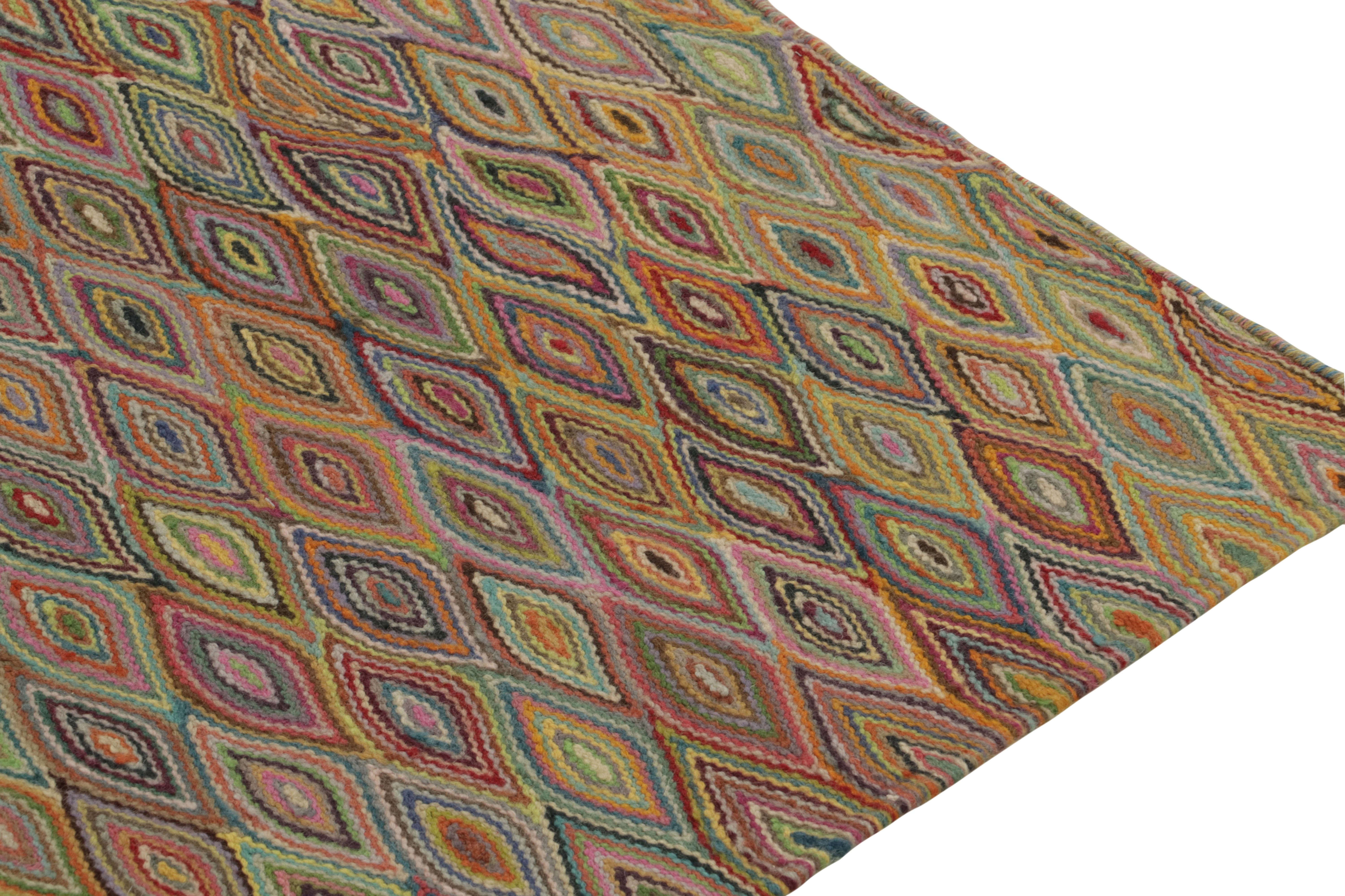 Moderner Kelim-Teppich von Teppich & Kilims mit mehrfarbigem geometrischem Muster im Zustand „Neu“ im Angebot in Long Island City, NY