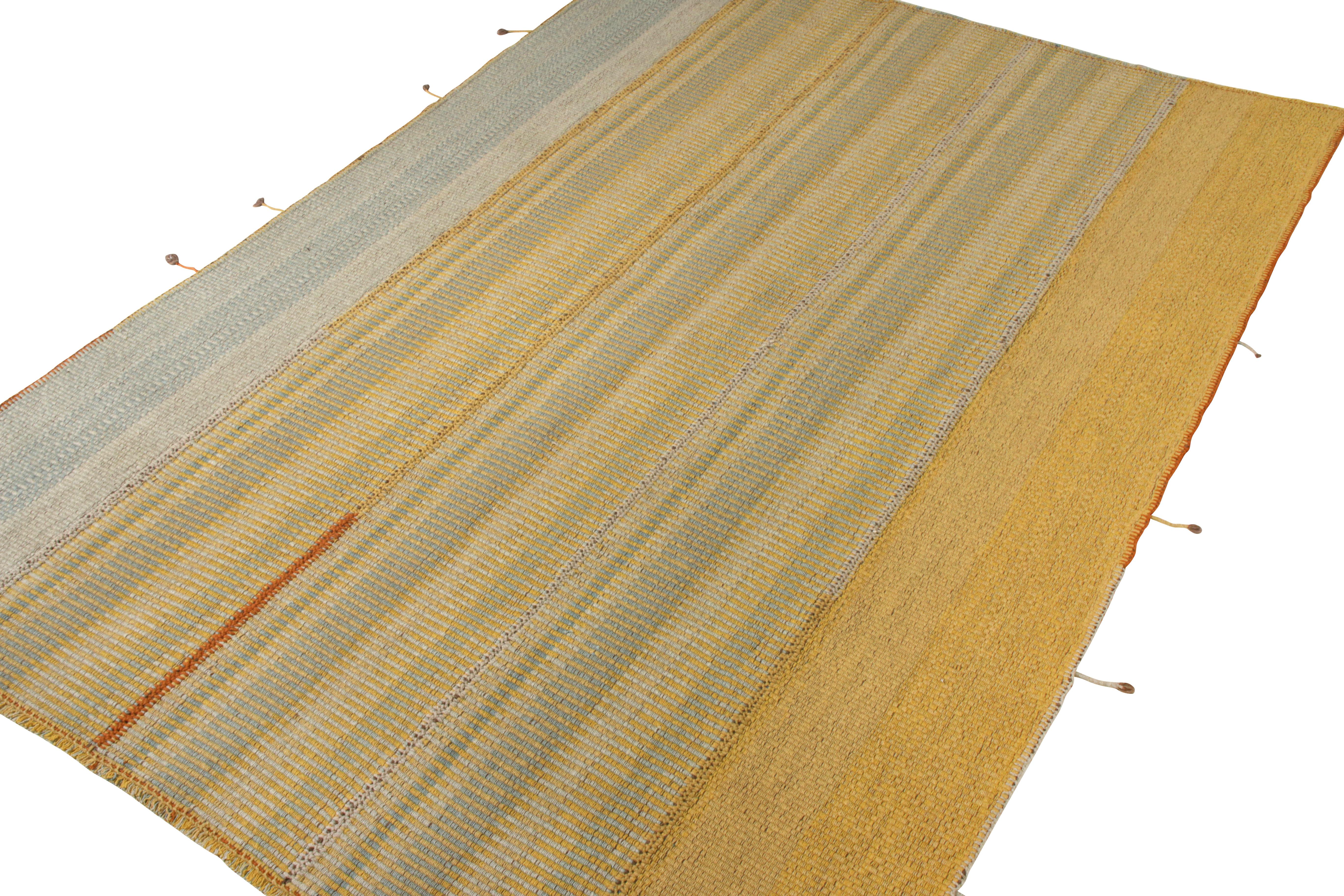Autre Tapis Kilim moderne Kilims & Kilims à motif rayé jaune et bleu en vente