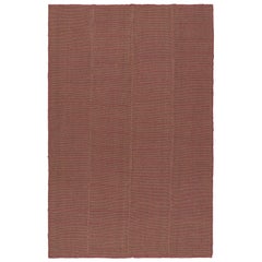 Rug & Kilim - Tappeto Kilim moderno a righe testurizzate in rosa con accenti beige