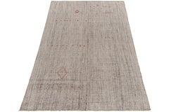 Moderner gestreifter Teppich & Kelim-Kelim in Beige, Grau und Grün, Übergangsflockengewebe