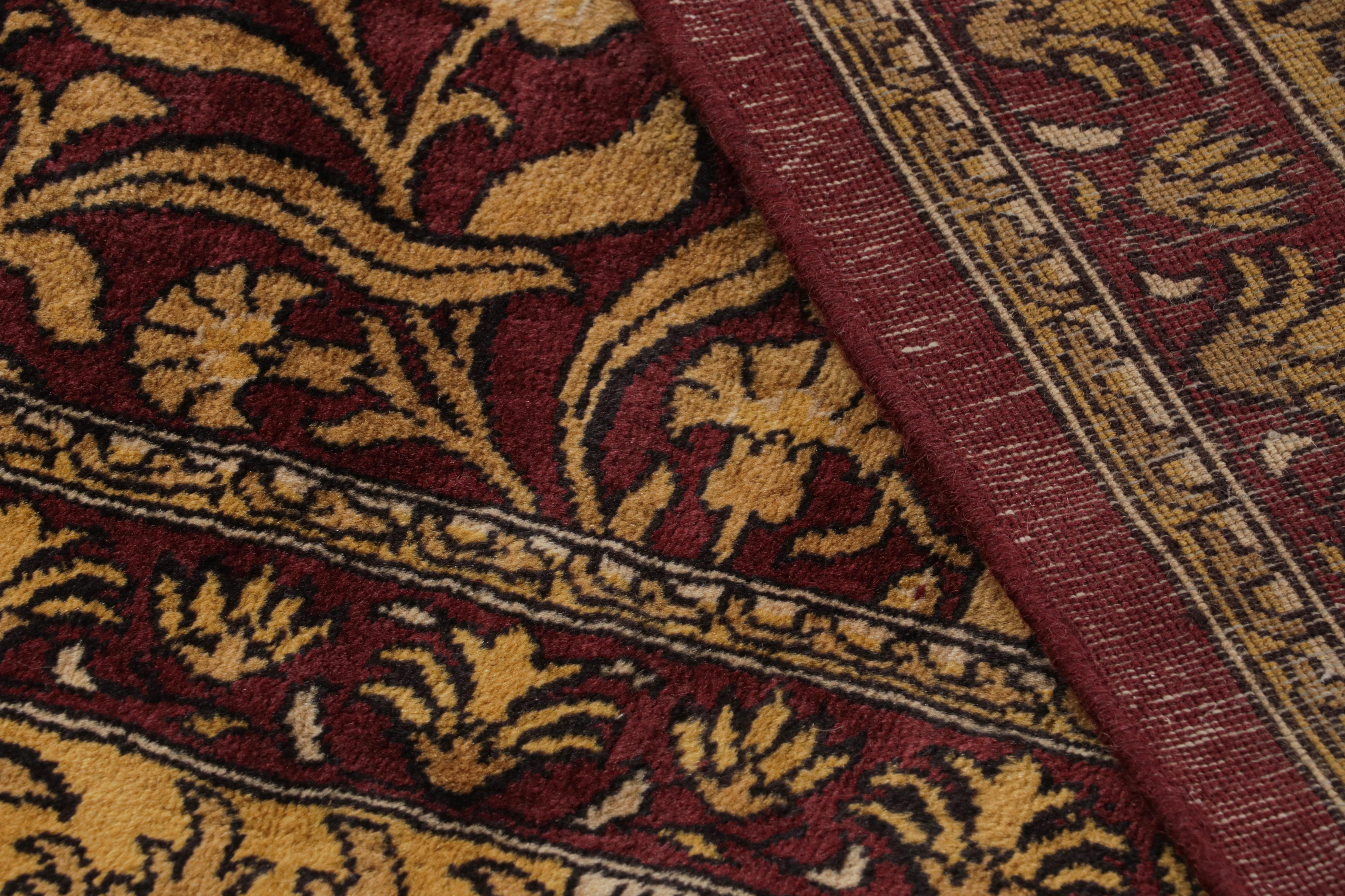 Rug & Kilim's Modern Lavar Style Rug in Burgund Gold All Over Floral Pattern (21. Jahrhundert und zeitgenössisch) im Angebot