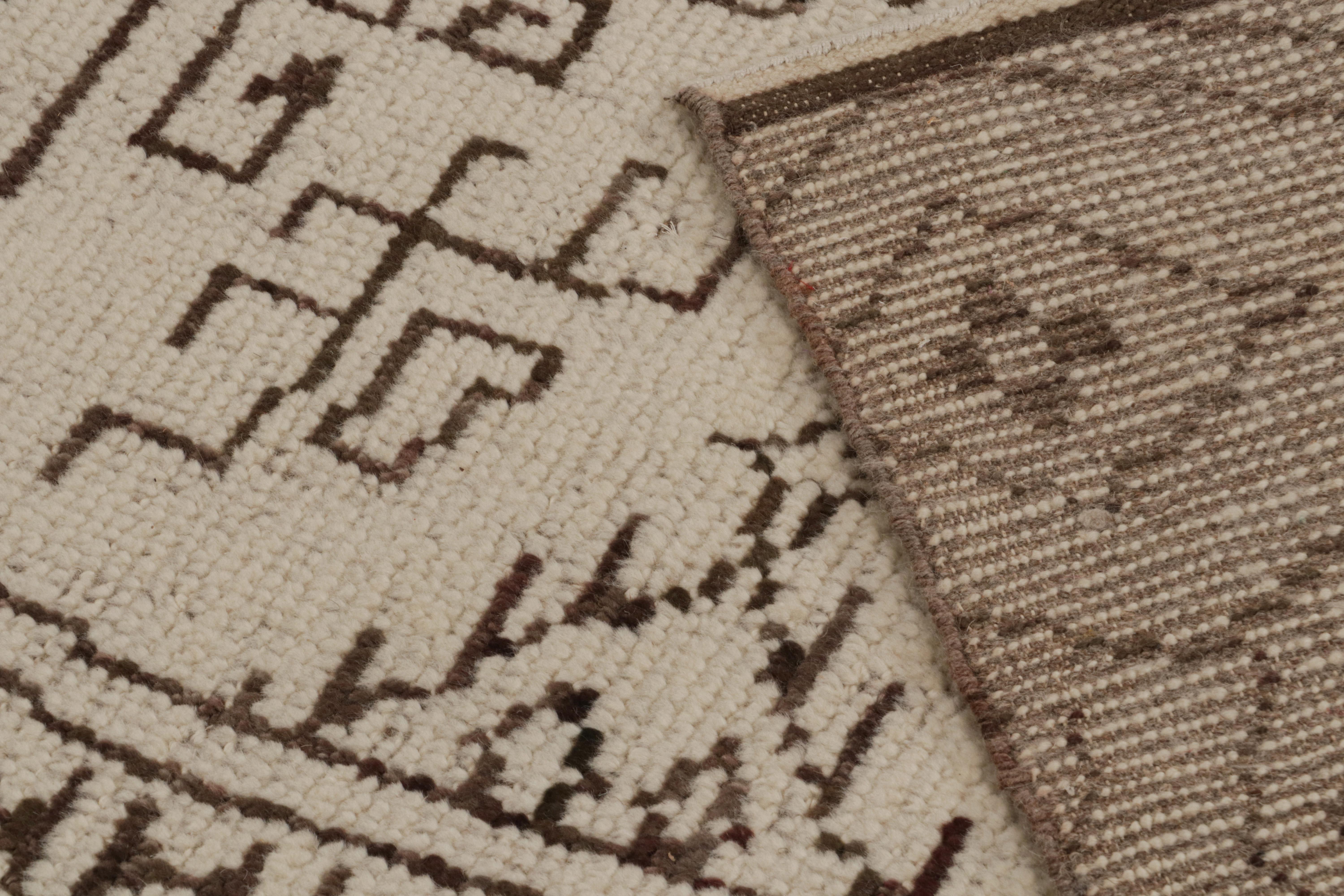 Contemporary Rug & Kilim’s Modern Moroccan Style Rug in Beige & Brown Geometric Patterns For Sale