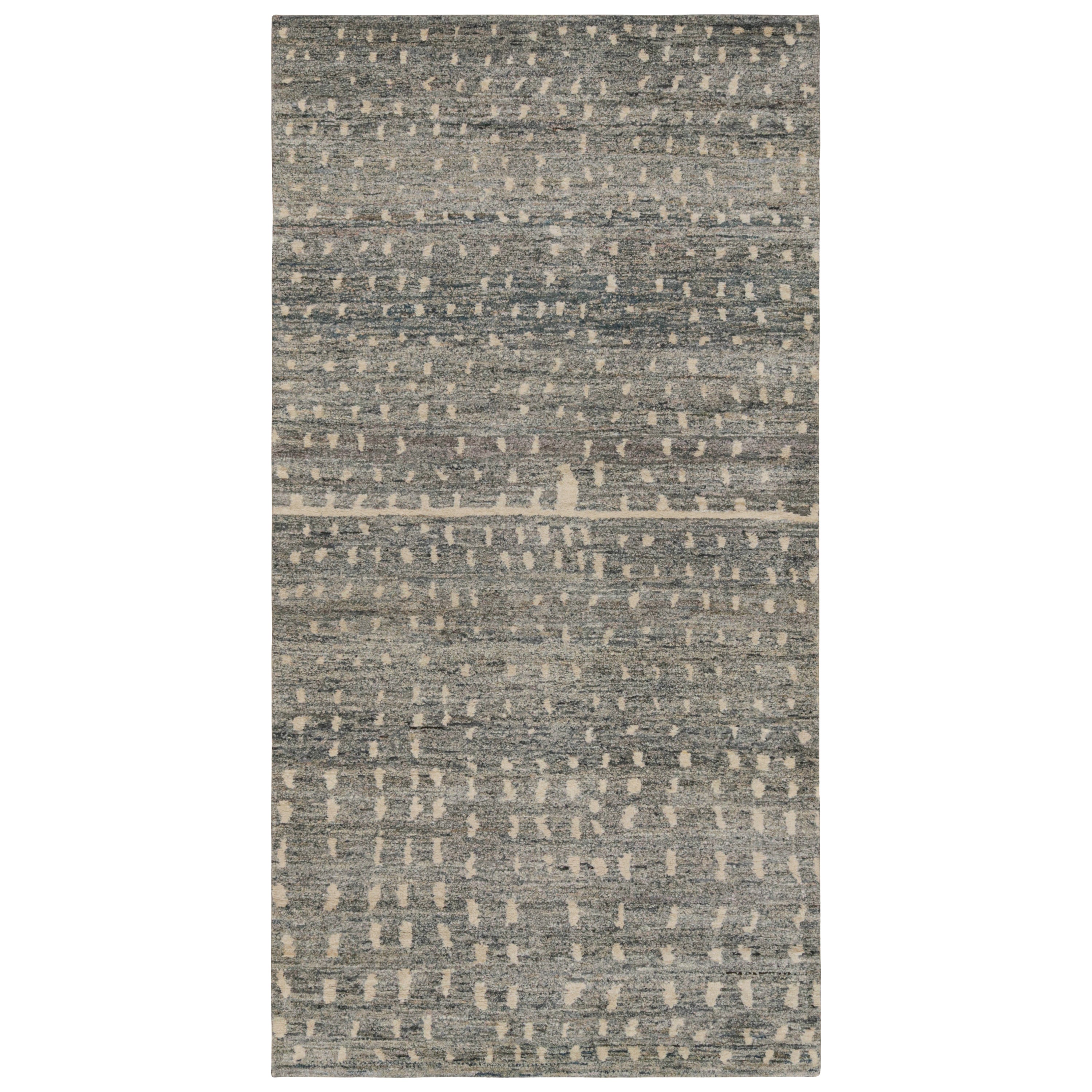 Rug & Kilim’s Modern Moroccan Style Rug in Gray and Beige Geometric Patterns For Sale
