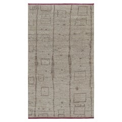 Rug & Kilim's Modern Modern Moroccan Style Rug with Beige and Gray Geometric Patterns (tapis de style marocain moderne avec motifs géométriques beige et gris)
