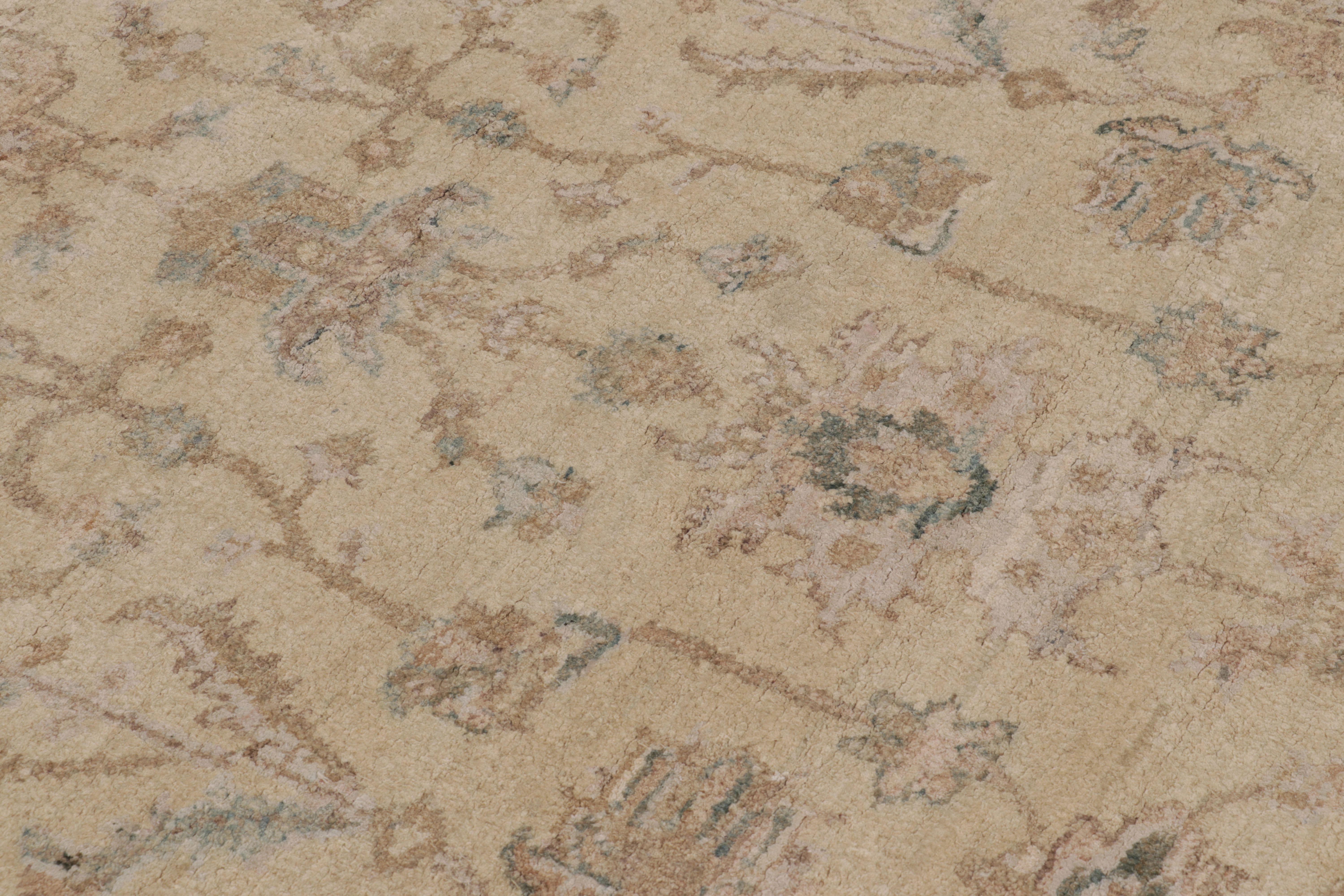 Rug & Kilim’s Modern Oushak-Inspired Rug in Cream & White Floral Patterns In New Condition For Sale In Long Island City, NY