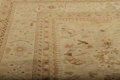 Alfombra moderna estilo Oushak de Rug & Kilim con estampado floral geométrico