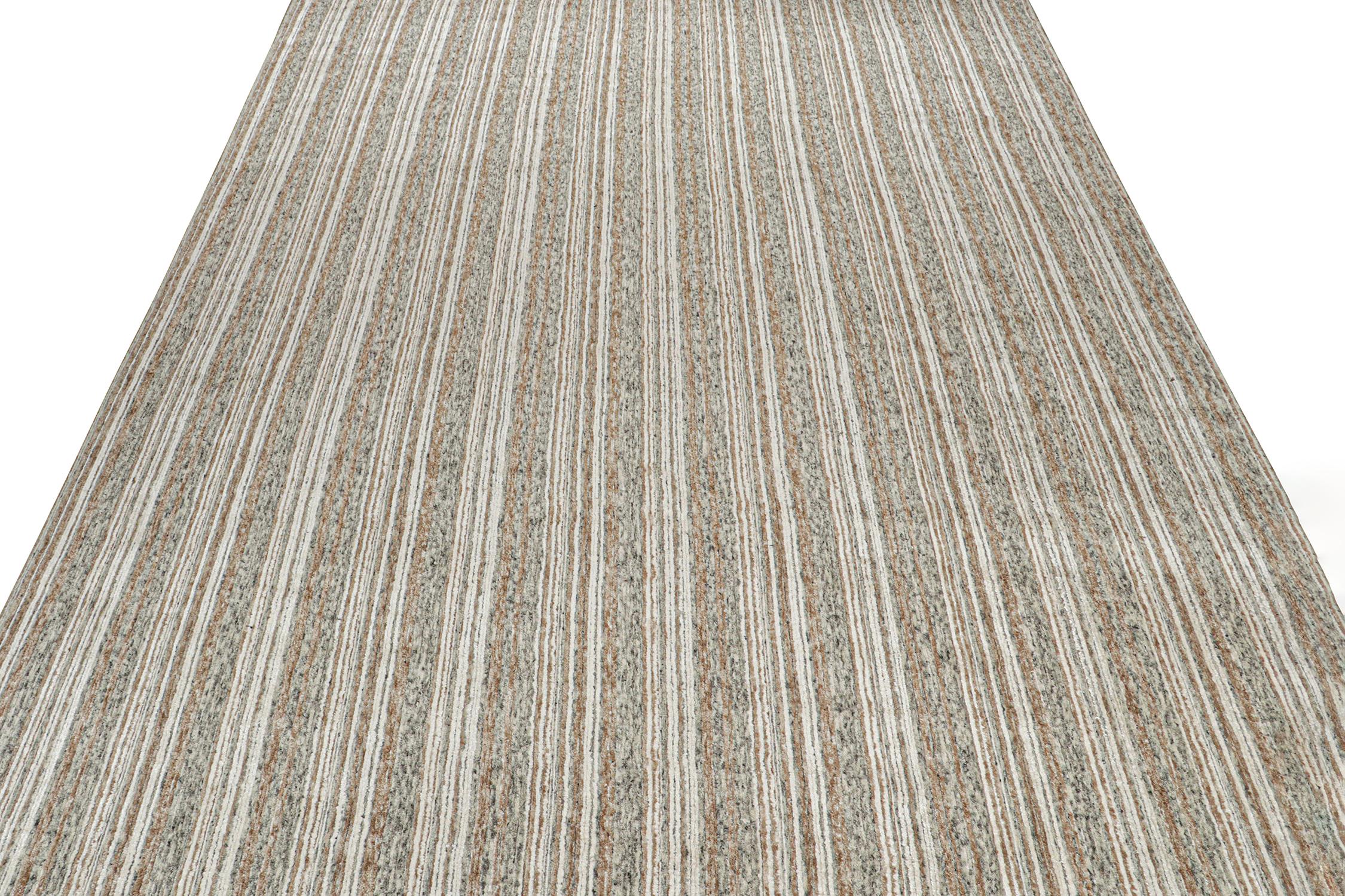 Dieser palastgroße Teppich im Format 14x21 ist ein großartiger Neuzugang in der Texture of Color Collection'S von Rug & Kilim. Handgeknüpft aus Wolle und Kunstseide.

Kenner werden bemerken, dass dieses Stück aus unserer neuen Light on Loom-Linie