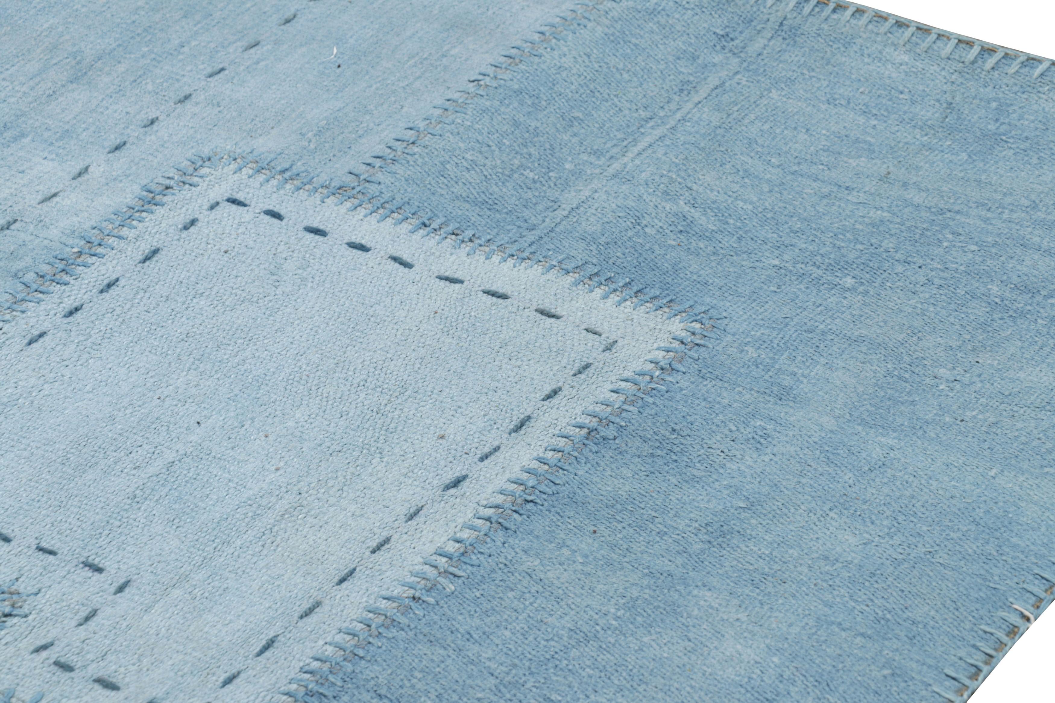 Rug & Kilim's Modern Patchwork Kilim in Hellblau Geometrische Muster im Zustand „Neu“ im Angebot in Long Island City, NY