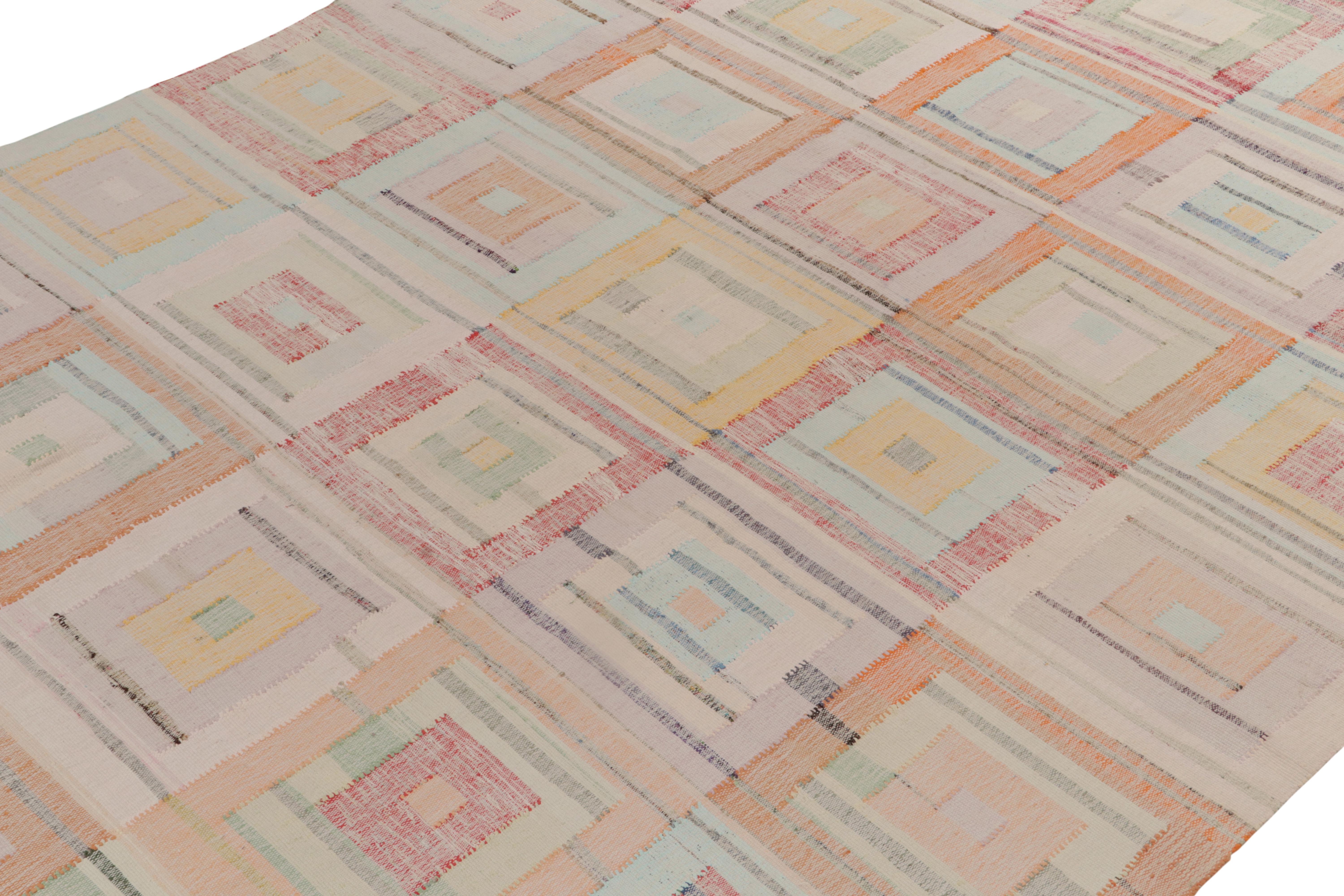 Rug & Kilim's Modern Patchwork Kilim in polychromen geometrischen Mustern (Türkisch) im Angebot