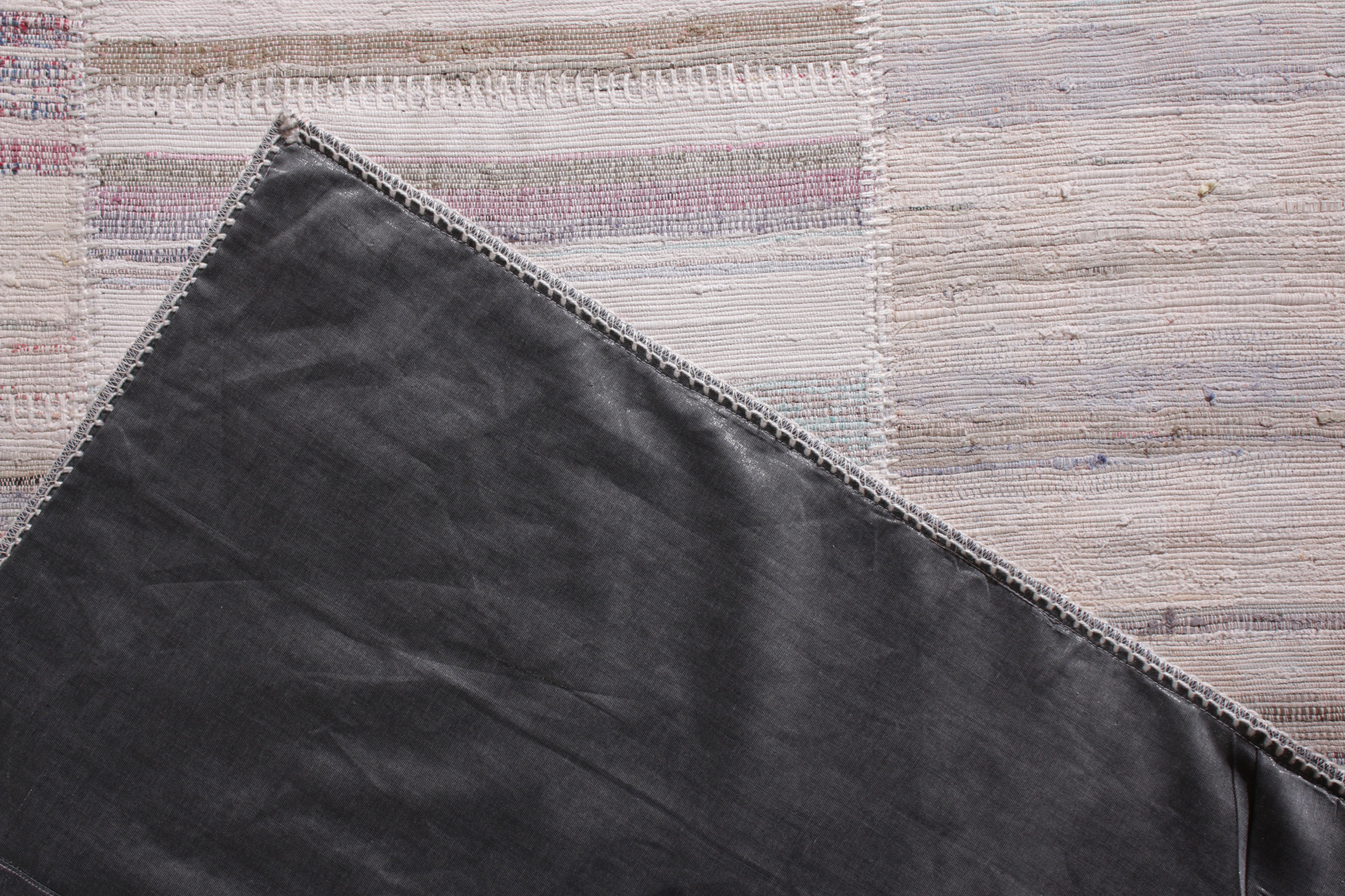 XXIe siècle et contemporain Rug & Kilim's Modern Patchwork Kilim Rug in Gray Multi-Color Stripe Motif en vente