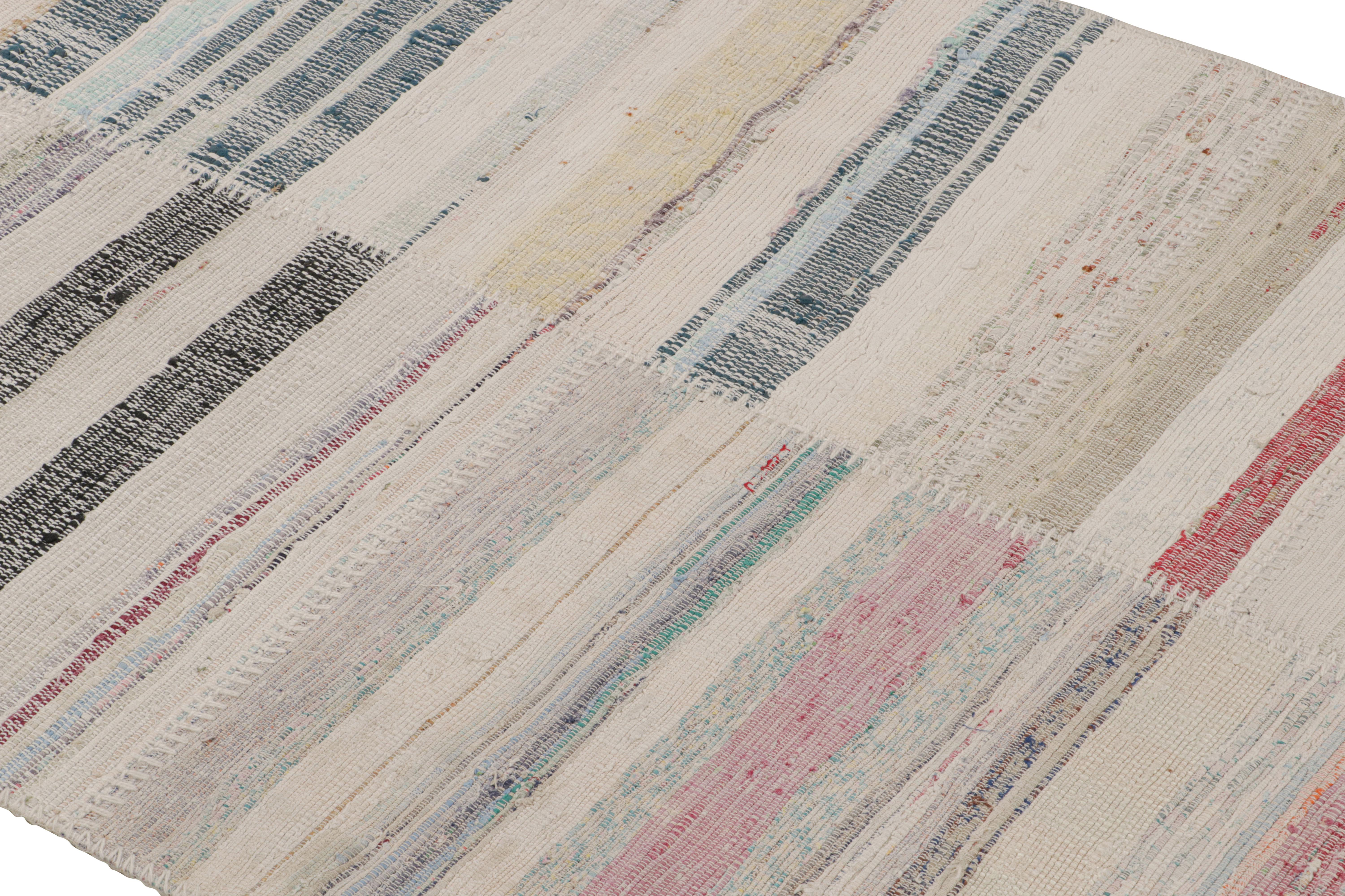 Tissé à la main Tapis et tapis de couloir Kilim modernes patchwork à motif de rayures grises et multicolores en vente