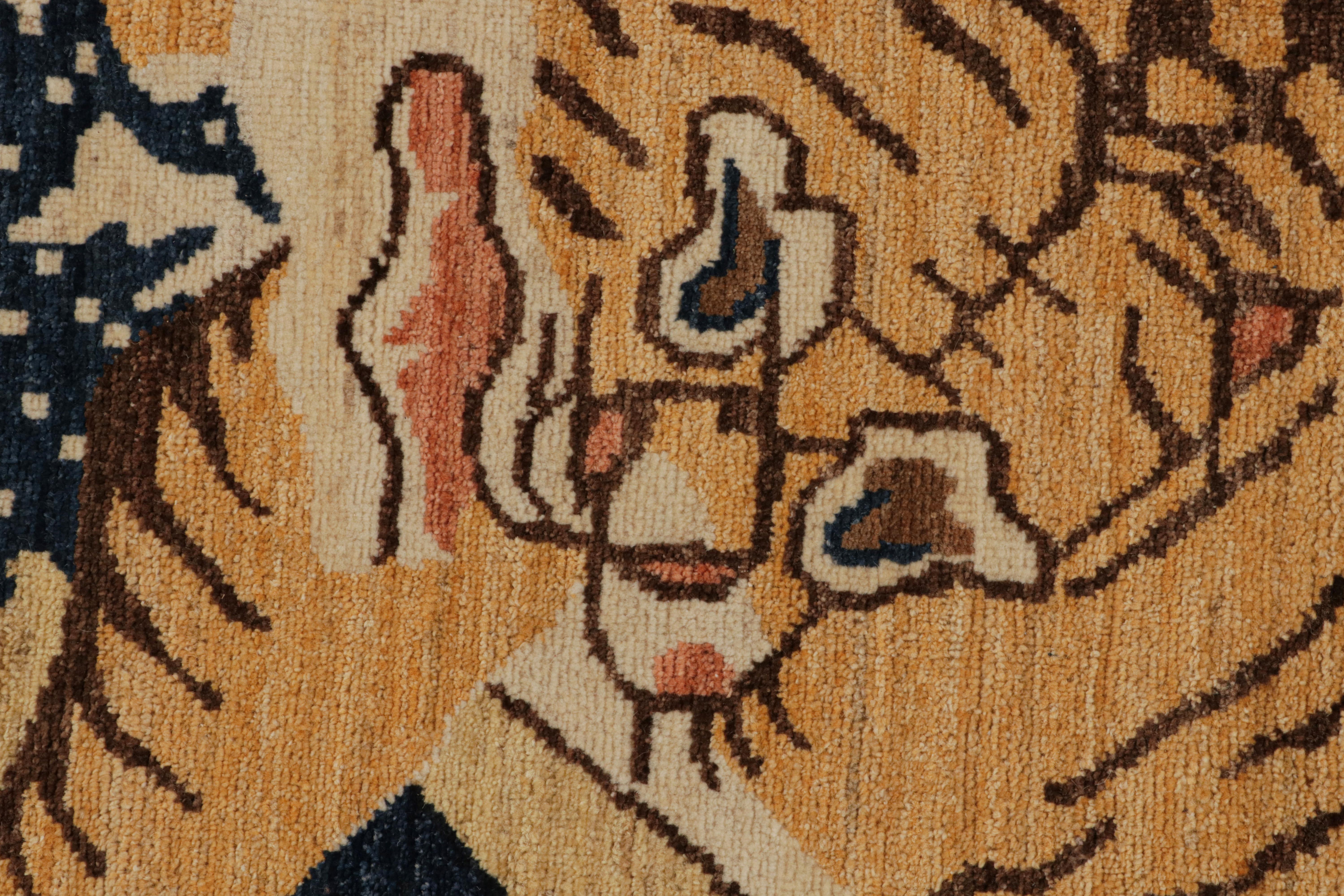 Rug & Kilim's Modern Peking Tiger Pictorial Rug in Marineblau und Gold im Zustand „Neu“ im Angebot in Long Island City, NY
