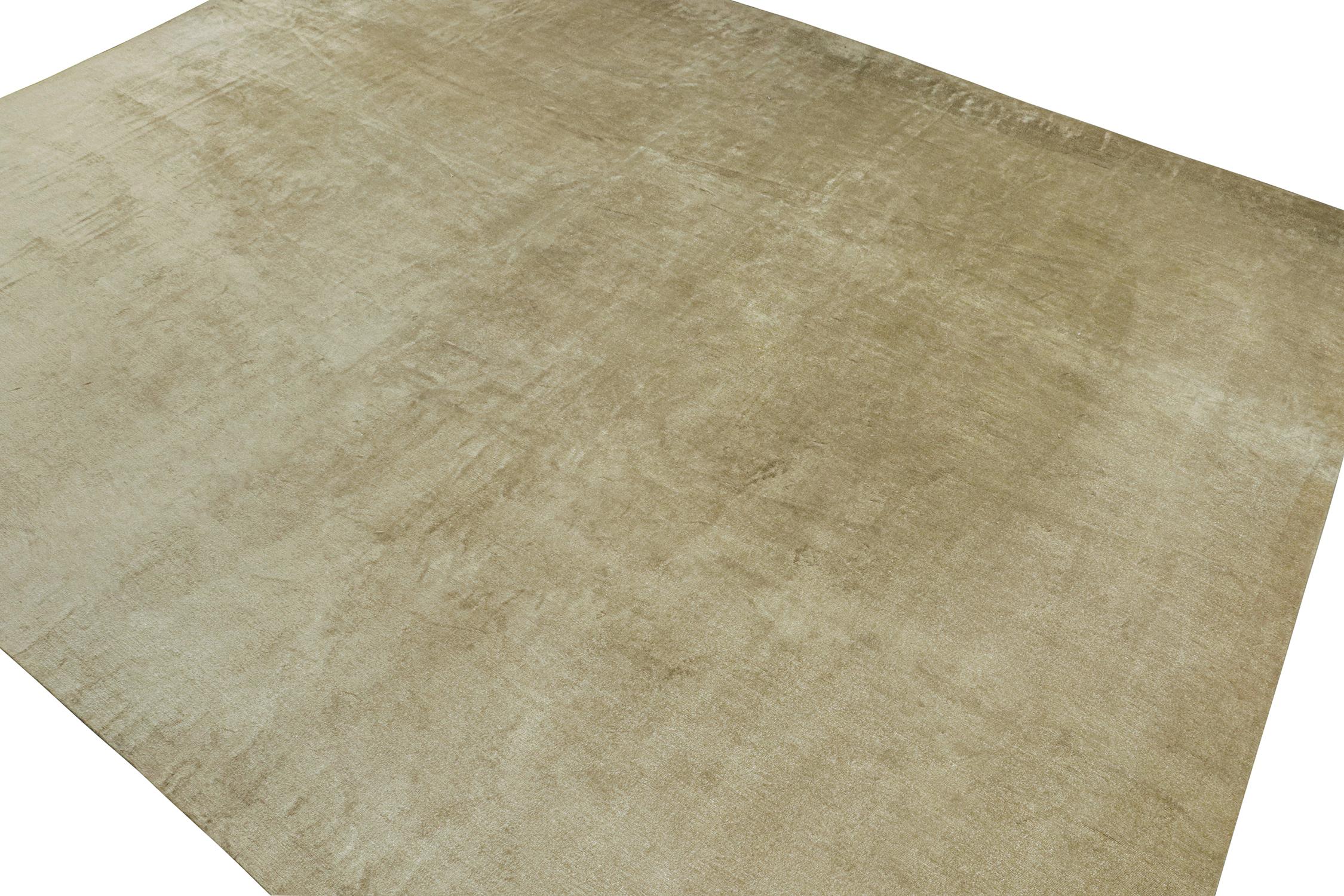 Népalais Rug & Kilim's Modern Plain Rug in Solid Beige Tones (Tapis moderne uni dans les tons de beige) en vente