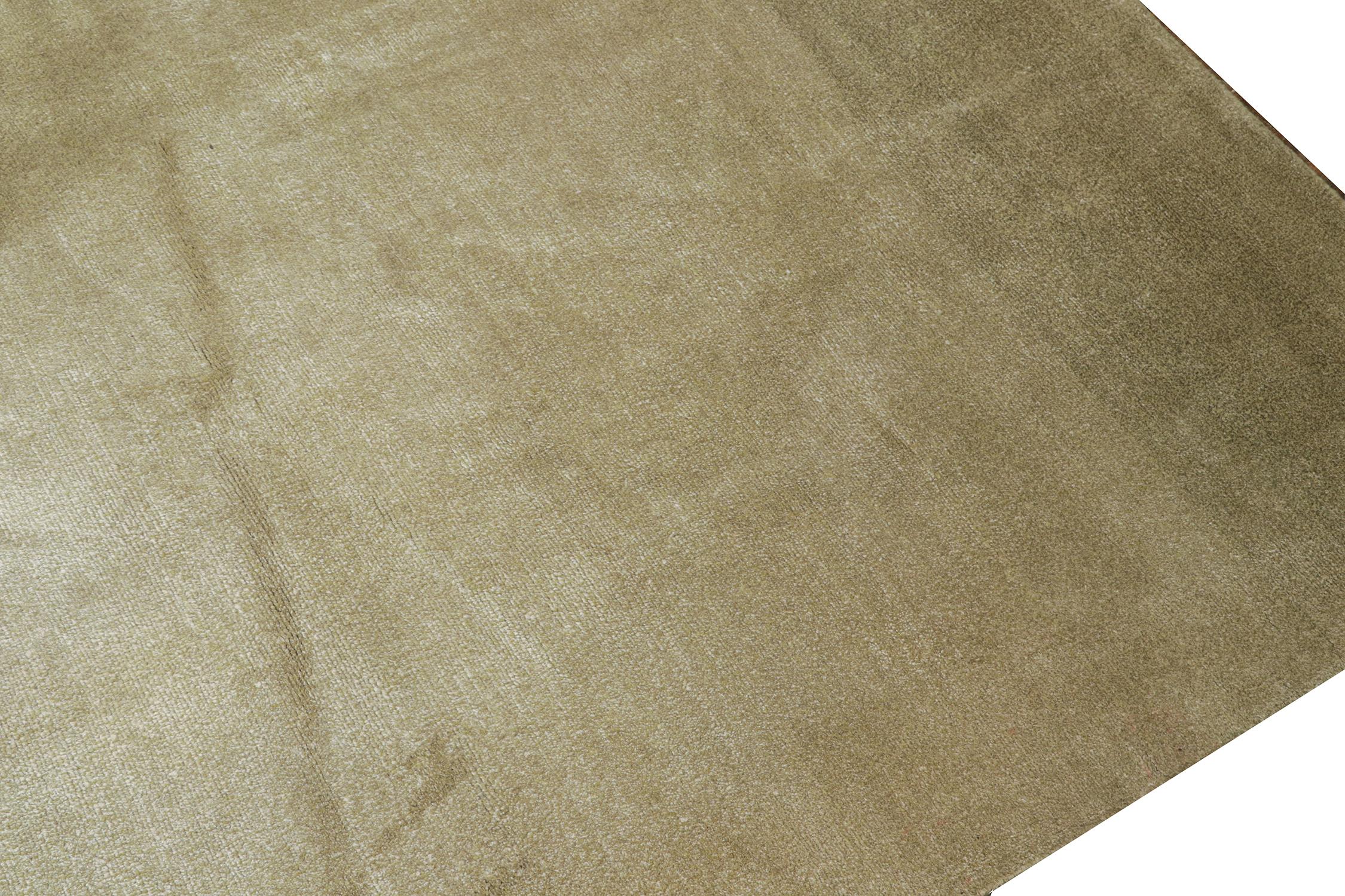 Alfombra lisa moderna de Rug & Kilim en tonos beige sólidos Anudado a mano en venta
