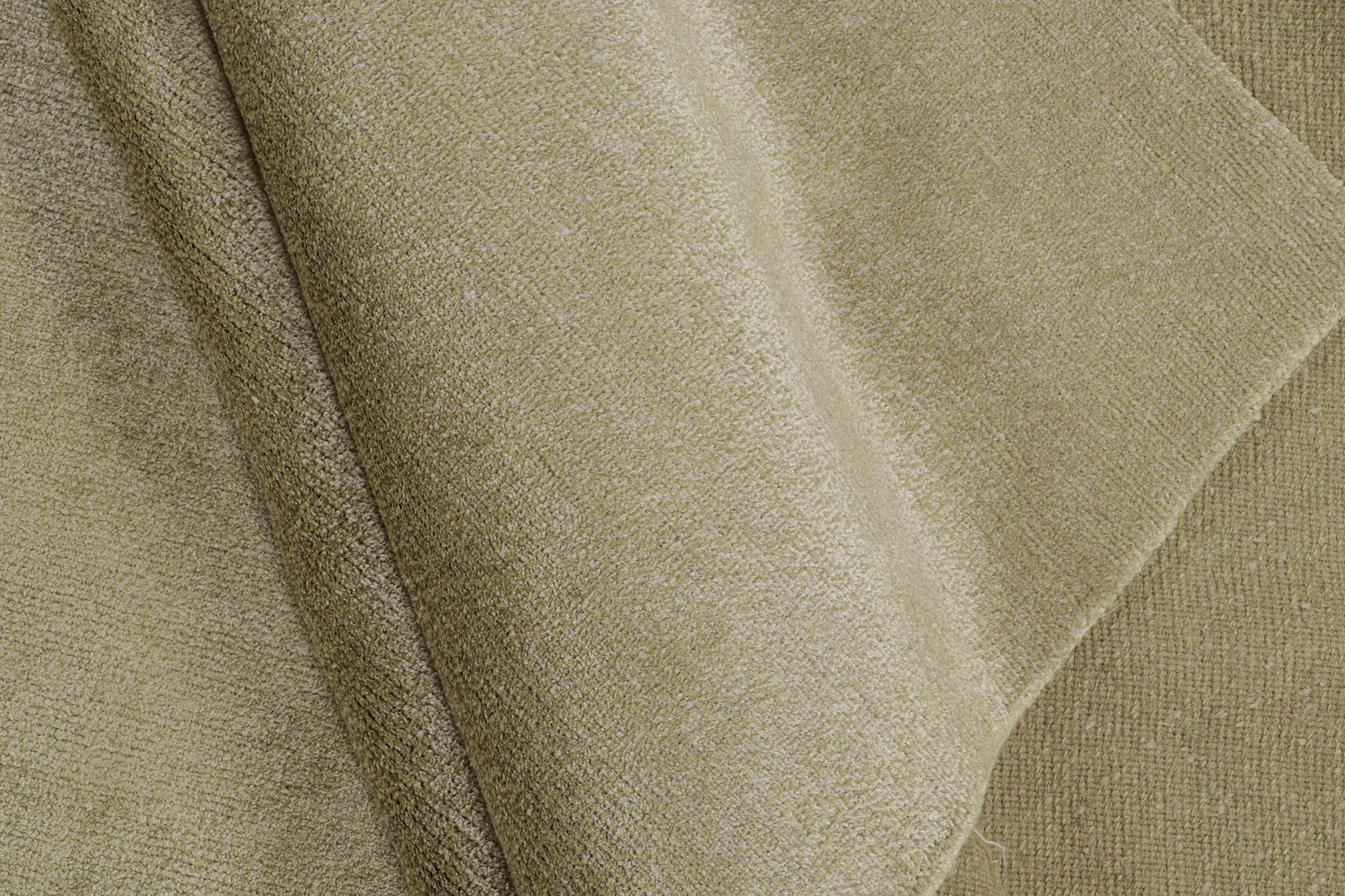 Rug & Kilim's Modern Plain Rug in Solid Beige Tones (Tapis moderne uni dans les tons de beige)