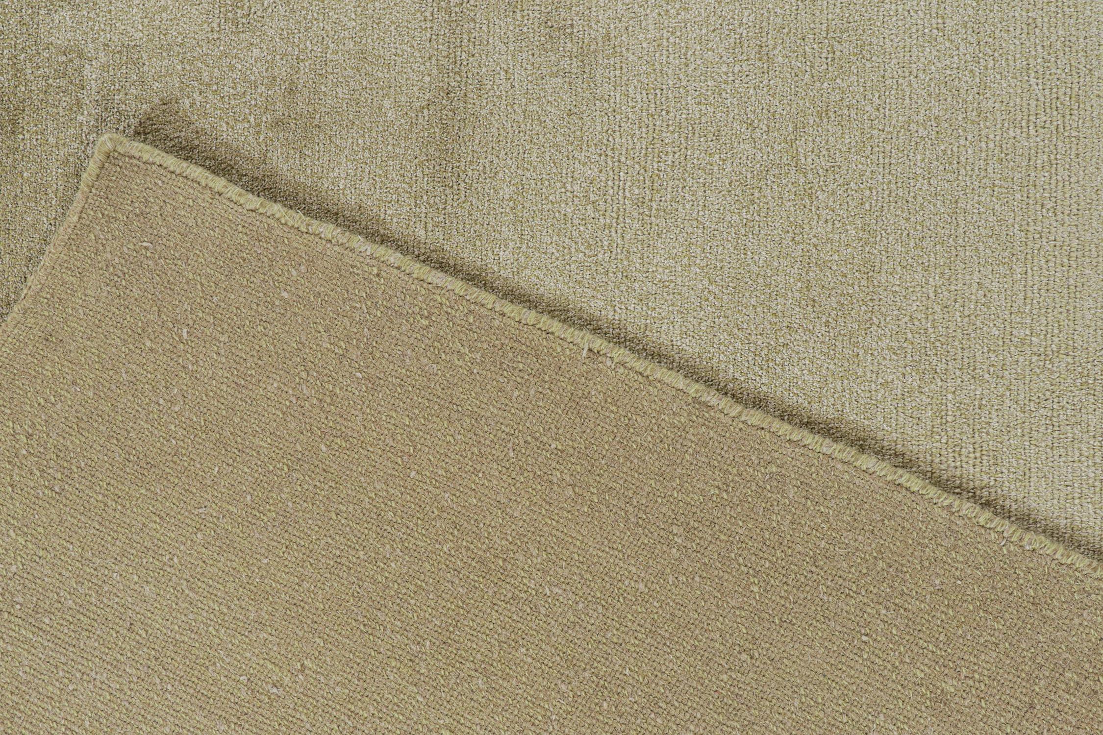 Soie Rug & Kilim's Modern Plain Rug in Solid Beige Tones (Tapis moderne uni dans les tons de beige) en vente