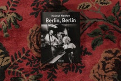 Tappeto moderno Rug & Kilim, rosso cremisi con motivo floreale a rosa - Rug & Kilim