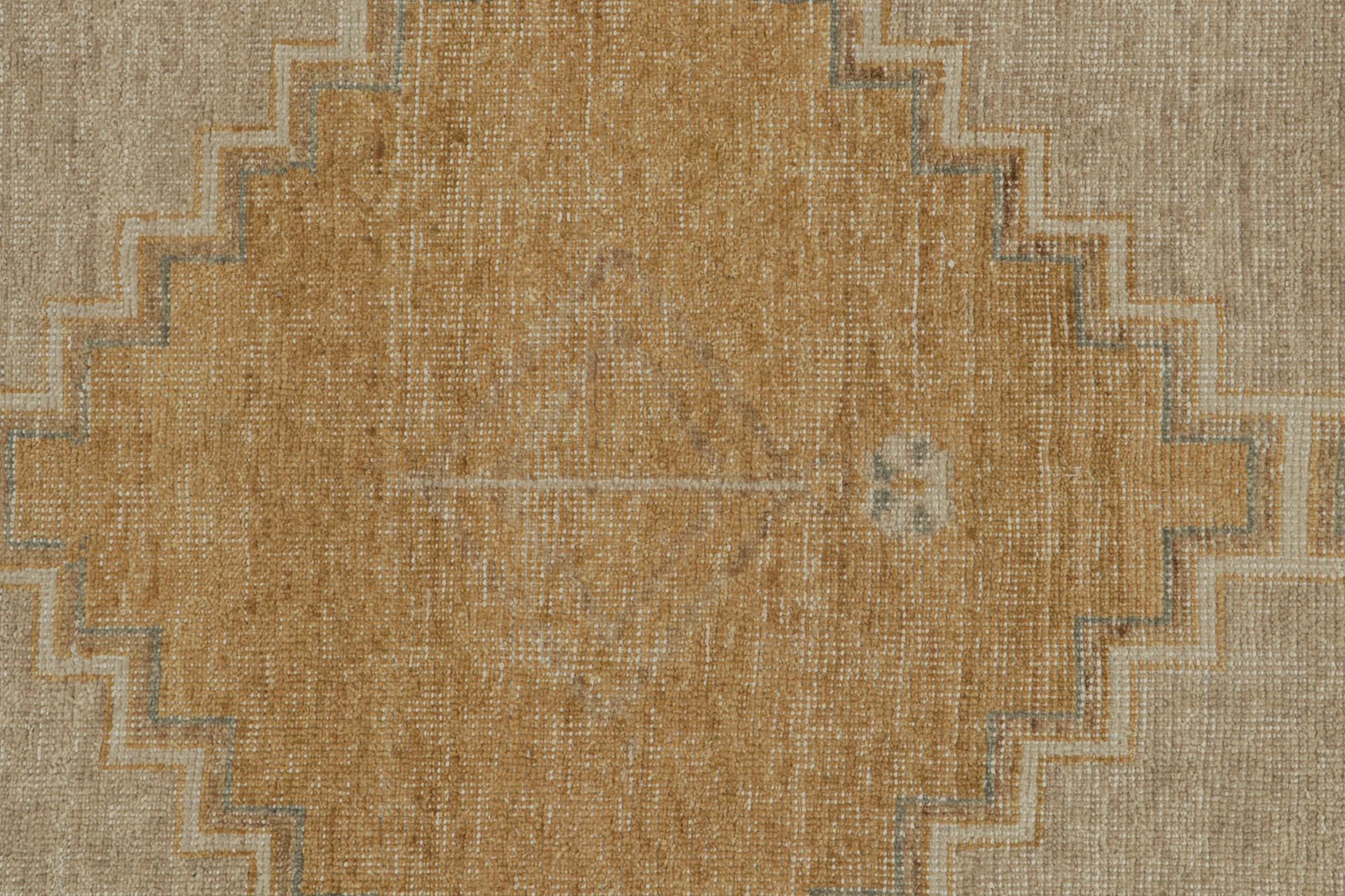 Contemporary Rug & Kilim’s Modern Rug in Beige and Gold Tones, with Geometric Patterns For Sale