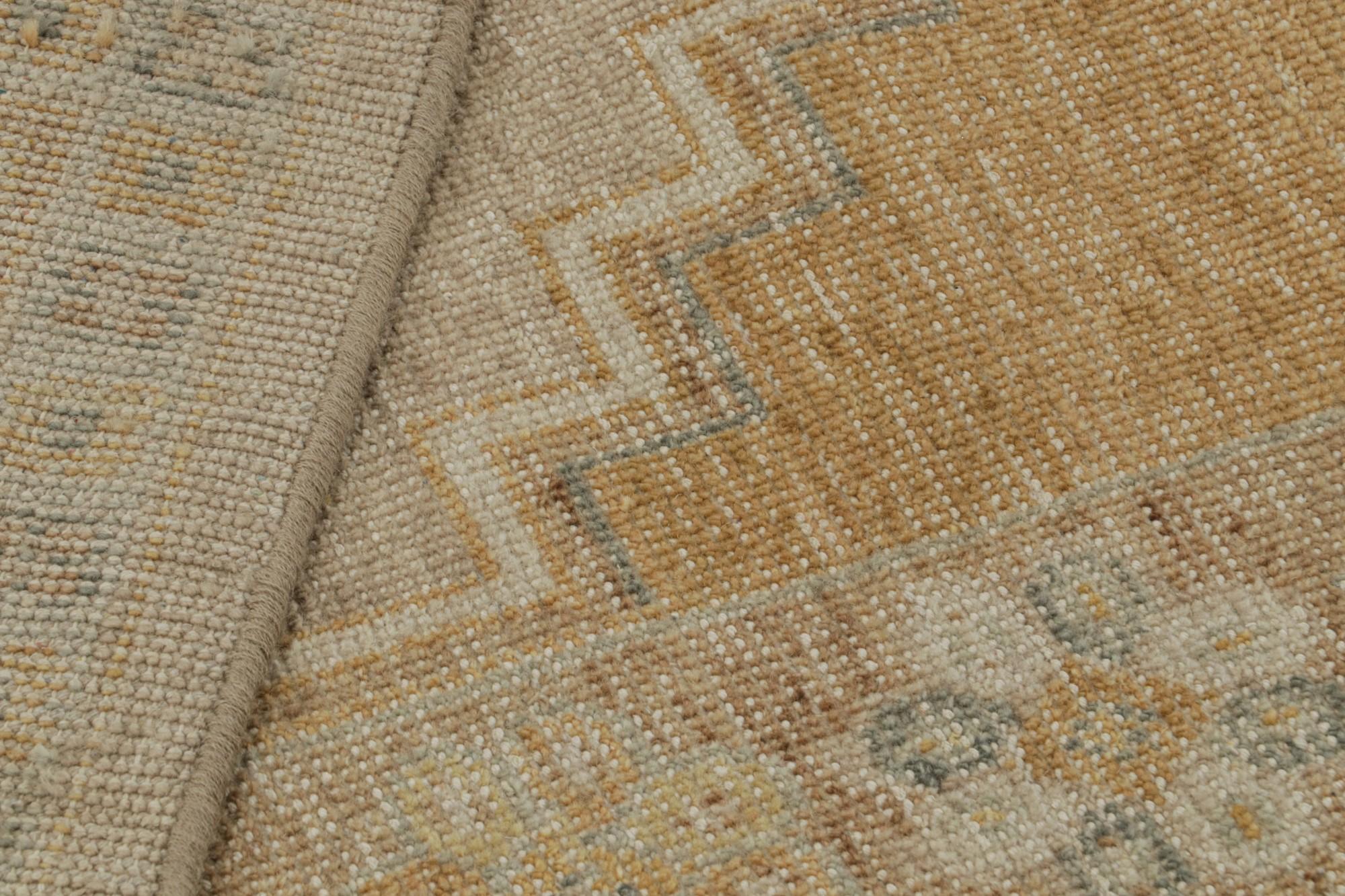 Wool Rug & Kilim’s Modern Rug in Beige and Gold Tones, with Geometric Patterns For Sale