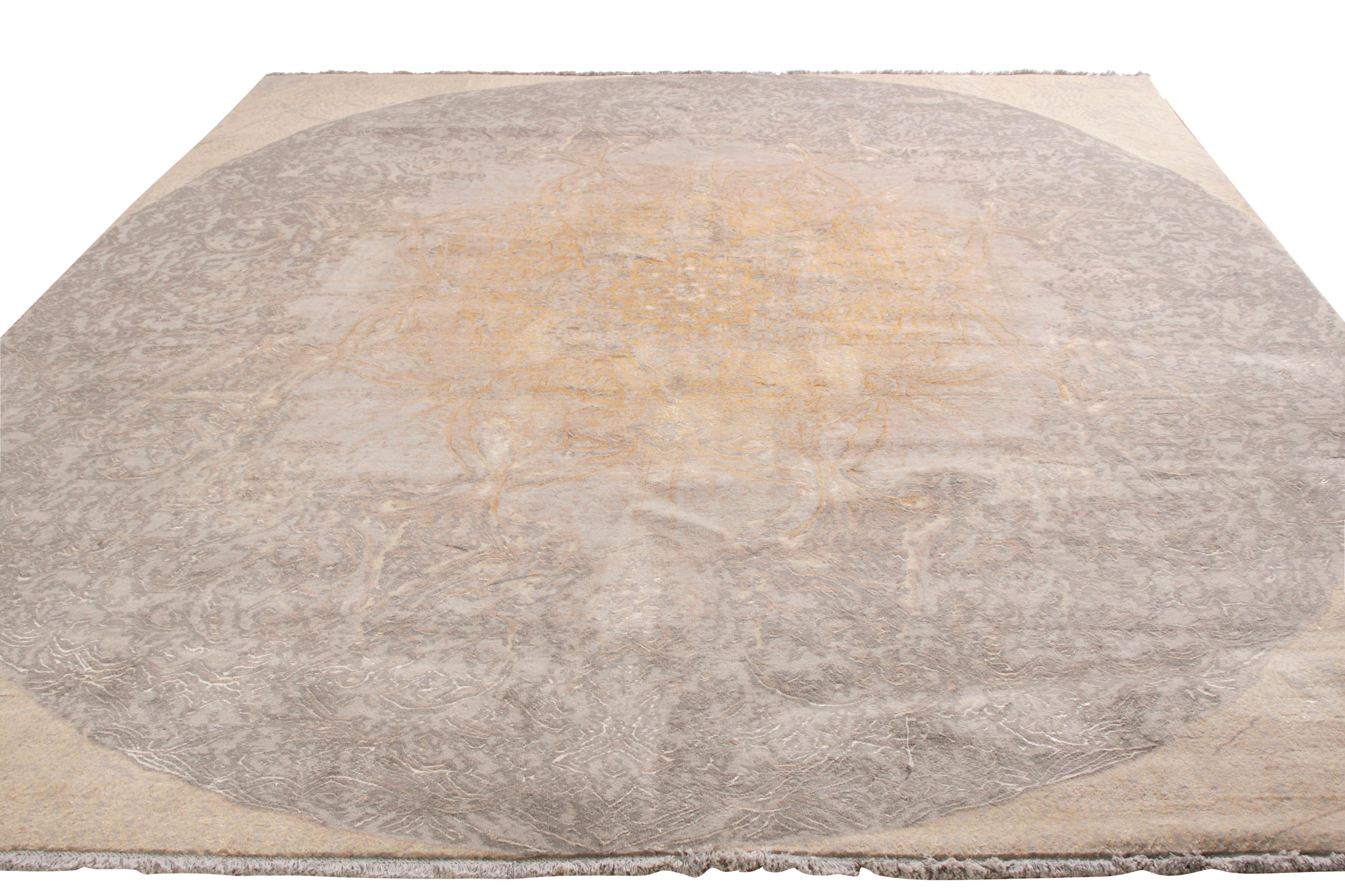 Rug & Kilim presenta una de sus nuevas obras maestras de Irán. Resulta divertido observar una interpretación tan moderna de un taller clásico, una pieza sin pretensiones con una tercera dimensión que dice mucho de la sensibilidad artística por la