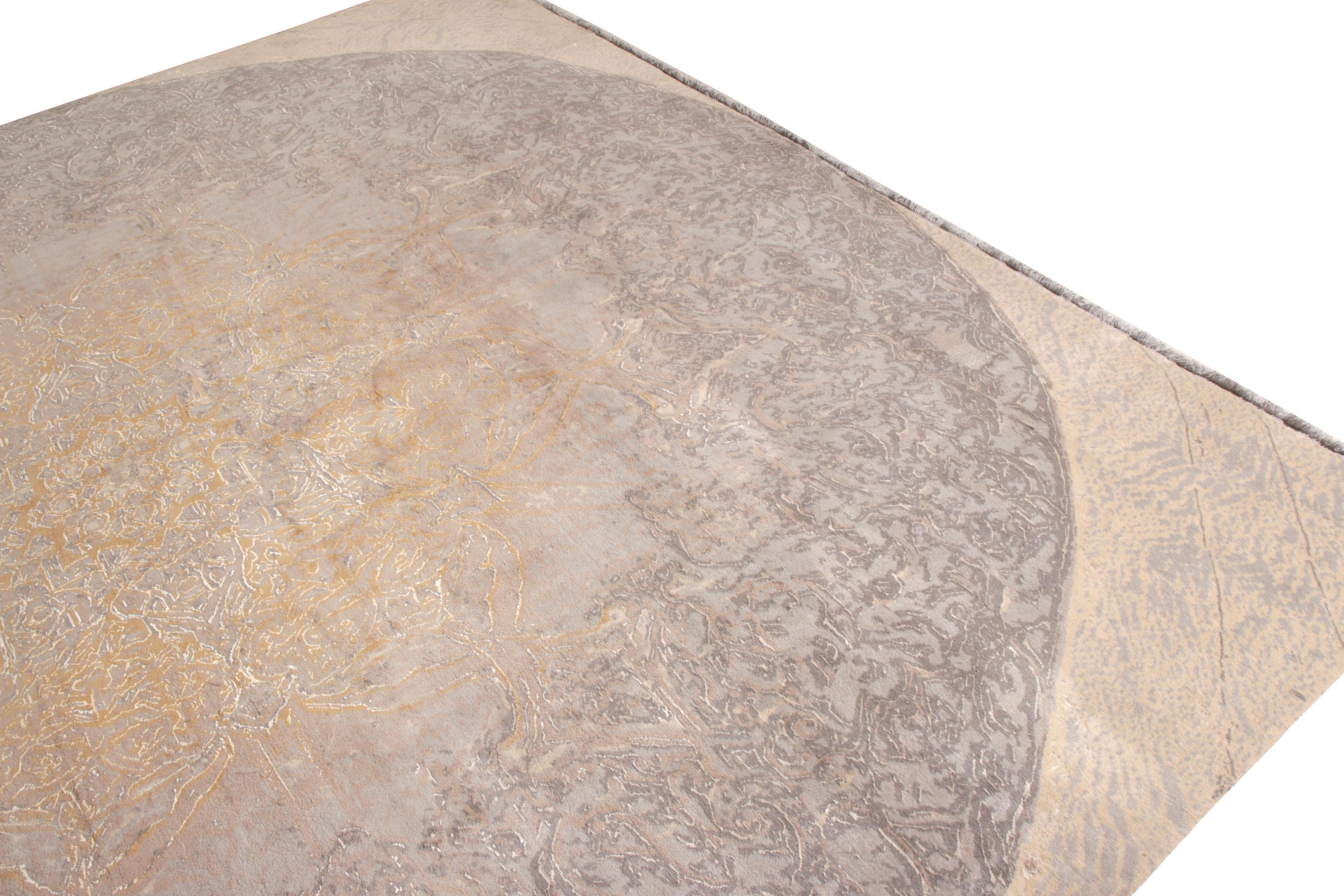 Alfombra moderna Rug & Kilim con diseño de medallón beige y gris Indio en venta