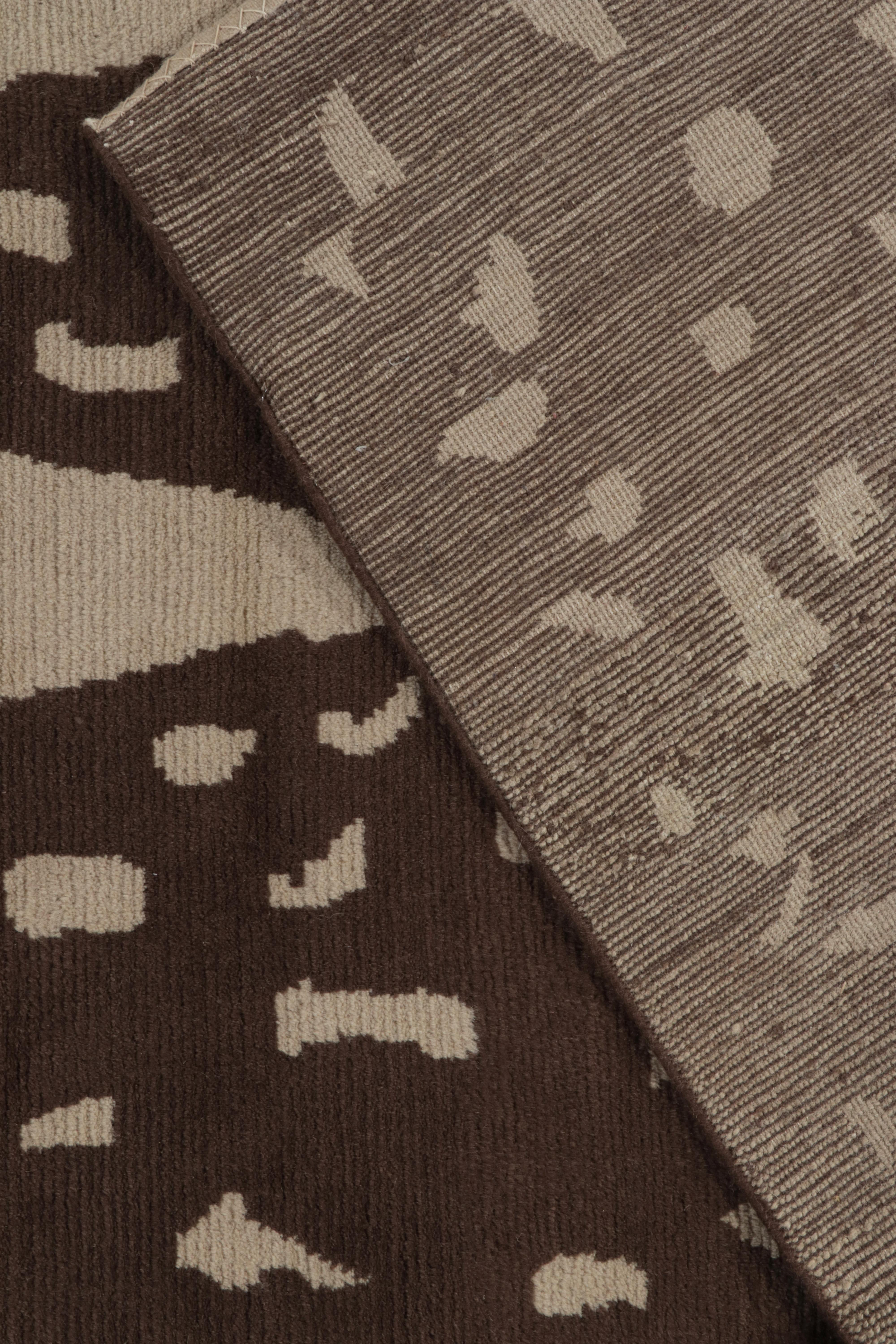 Wool Rug & Kilim’s Modern rug in Beige-Brown Abstract Pattern For Sale