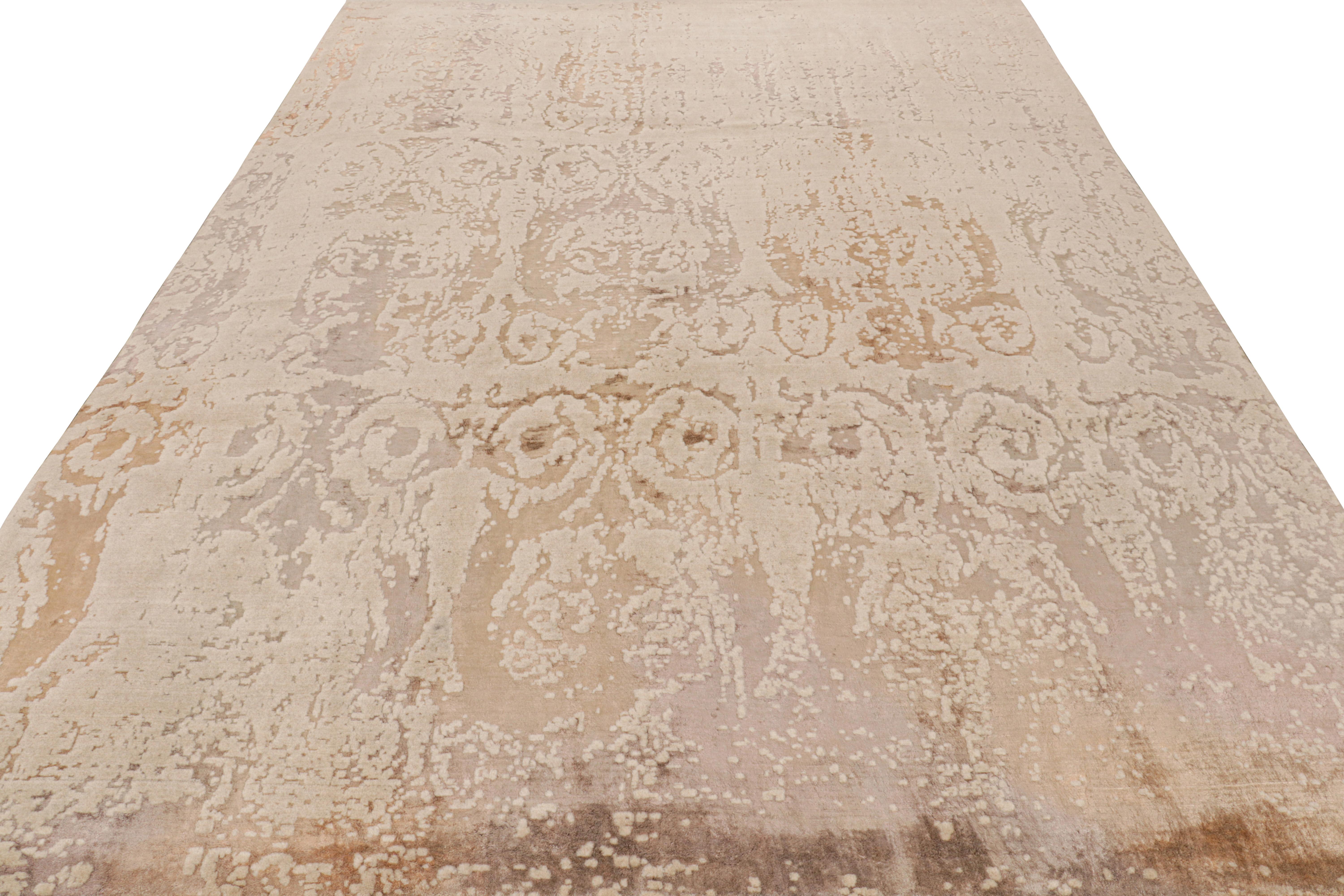 Rug & Kilim's Modern Rug in Beige-Braun mit abstraktem All-Over-Muster (Handgeknüpft) im Angebot