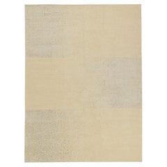 Moderner Teppich von Rug & Kilim in Beige mit blauen abstrakten geometrischen Mustern