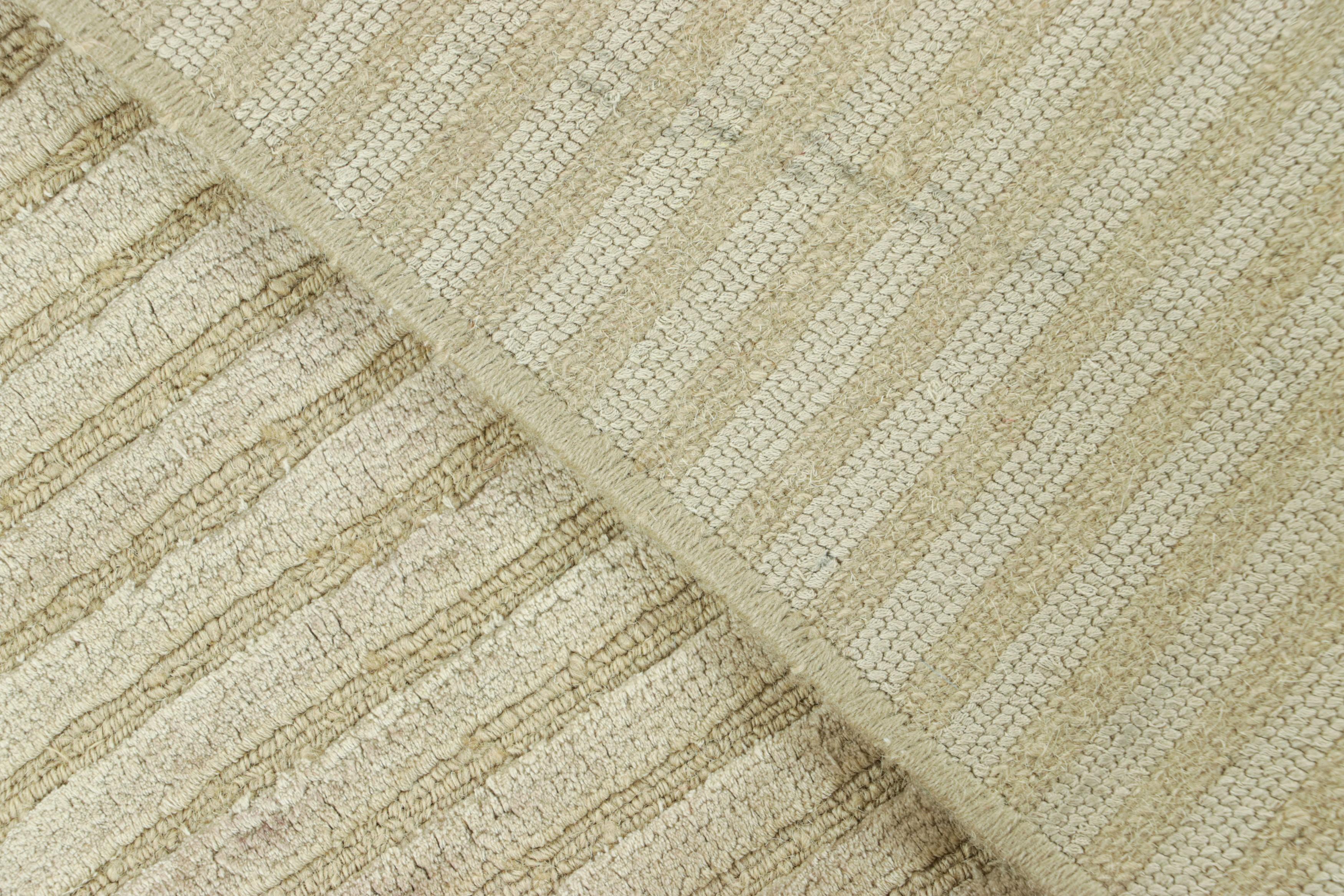 Rug & Kilim’s Modern Rug in Beige with Textural Stripes Siglo XXI y contemporáneo en venta