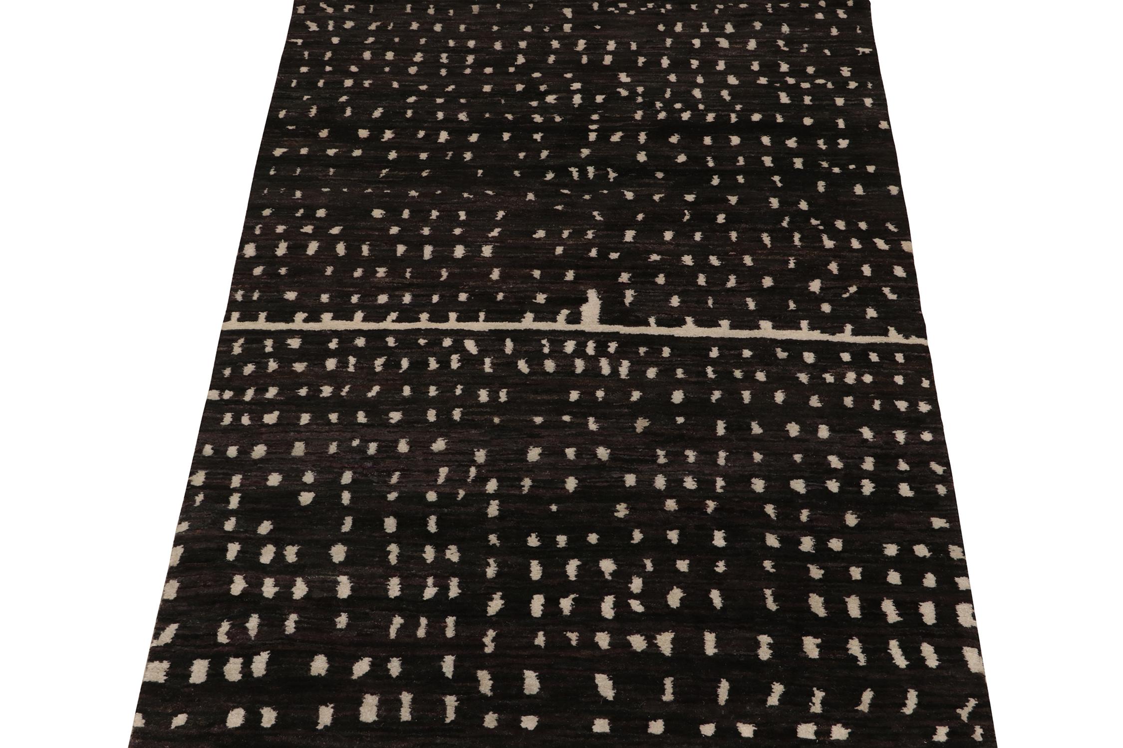 Indian Rug & Kilim’s Modern Rug in Black & White Dots Pattern For Sale