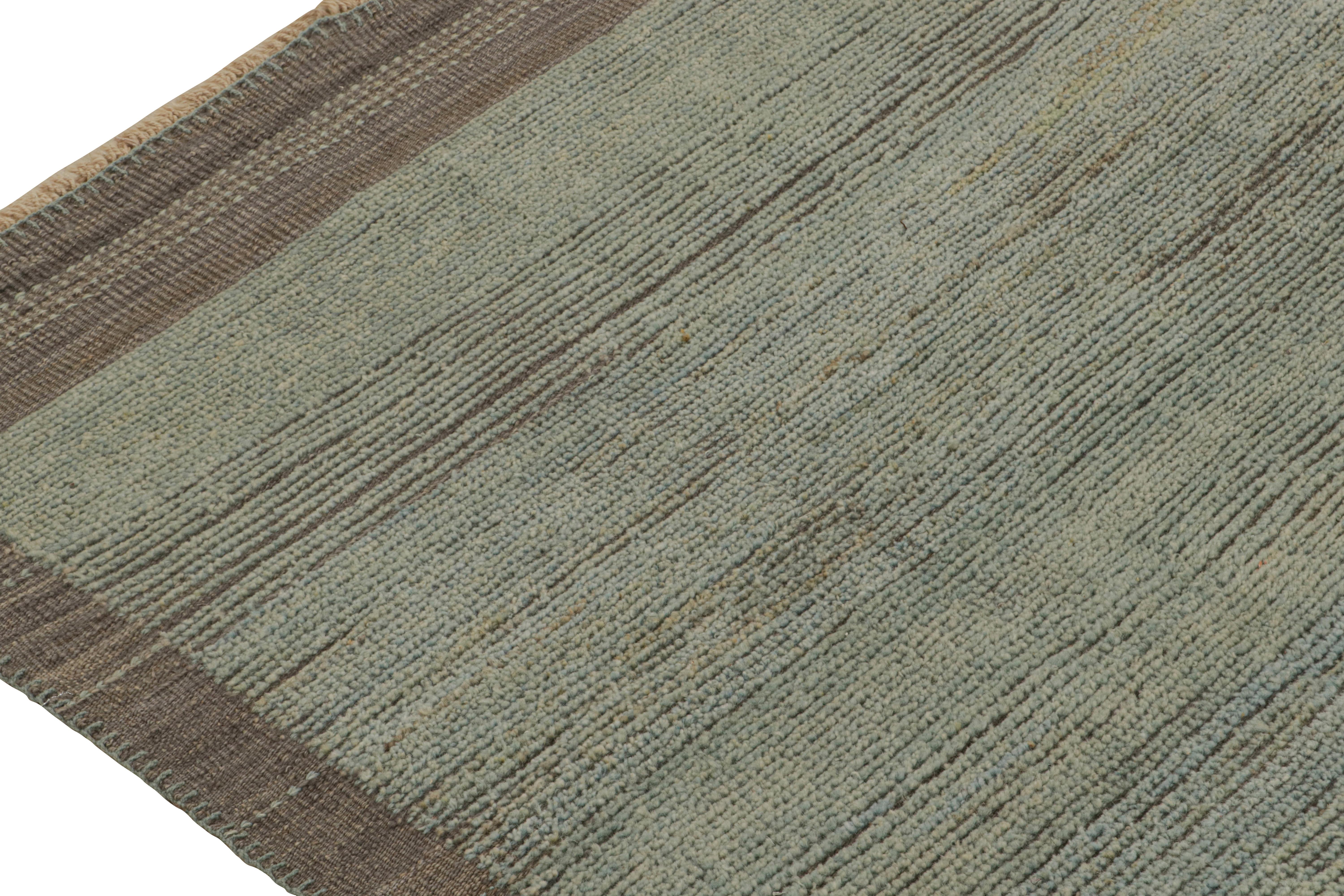 Rug & Kilim's Modern Rug in Blue and Green Striae mit brauner Bordüre (Handgewebt) im Angebot