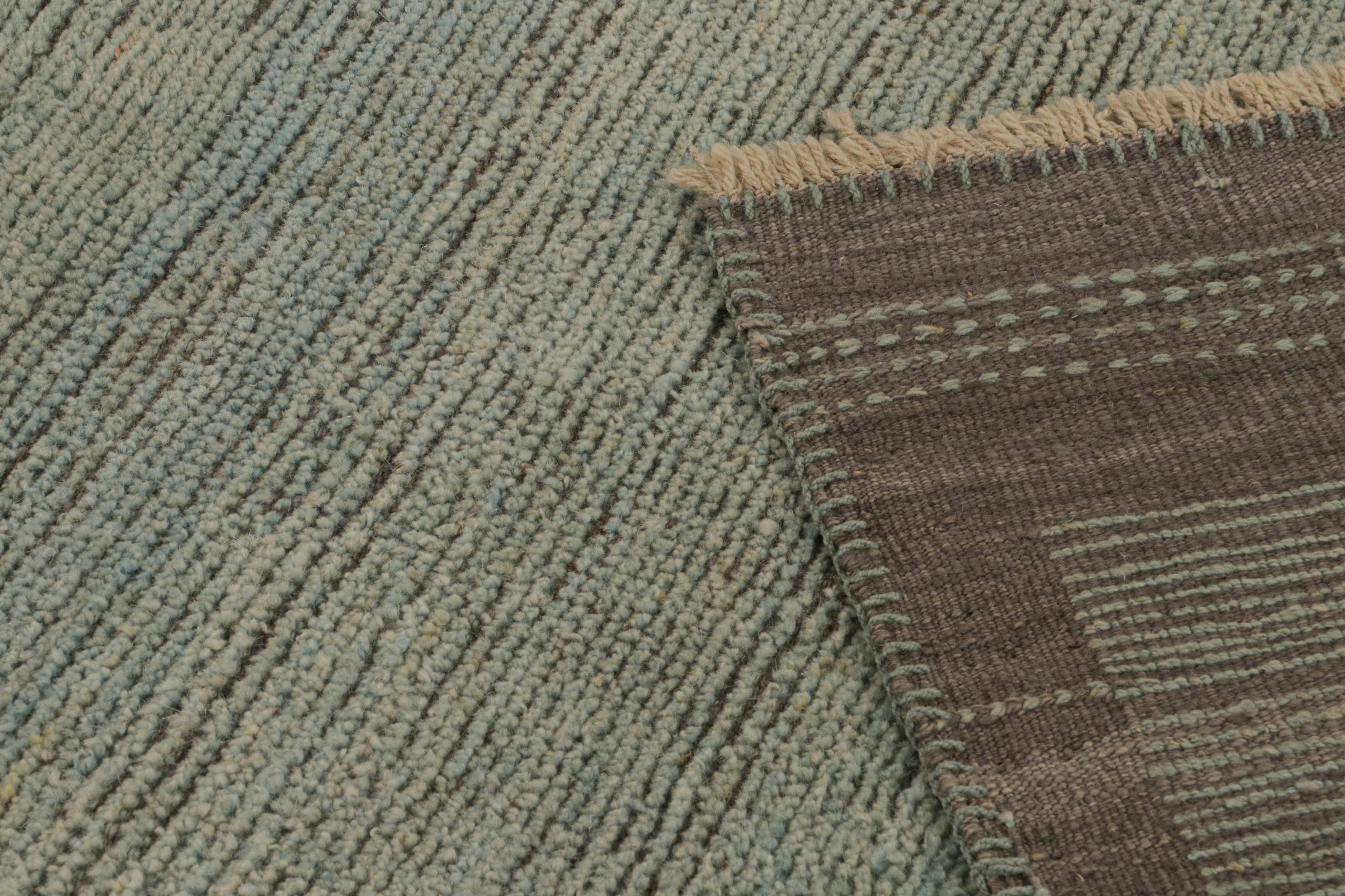 Rug & Kilim's Modern Rug in Blue and Green Striae mit brauner Bordüre (21. Jahrhundert und zeitgenössisch) im Angebot