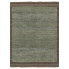 Tappeto moderno Rug & Kilim a strisce blu e verdi con bordo marrone