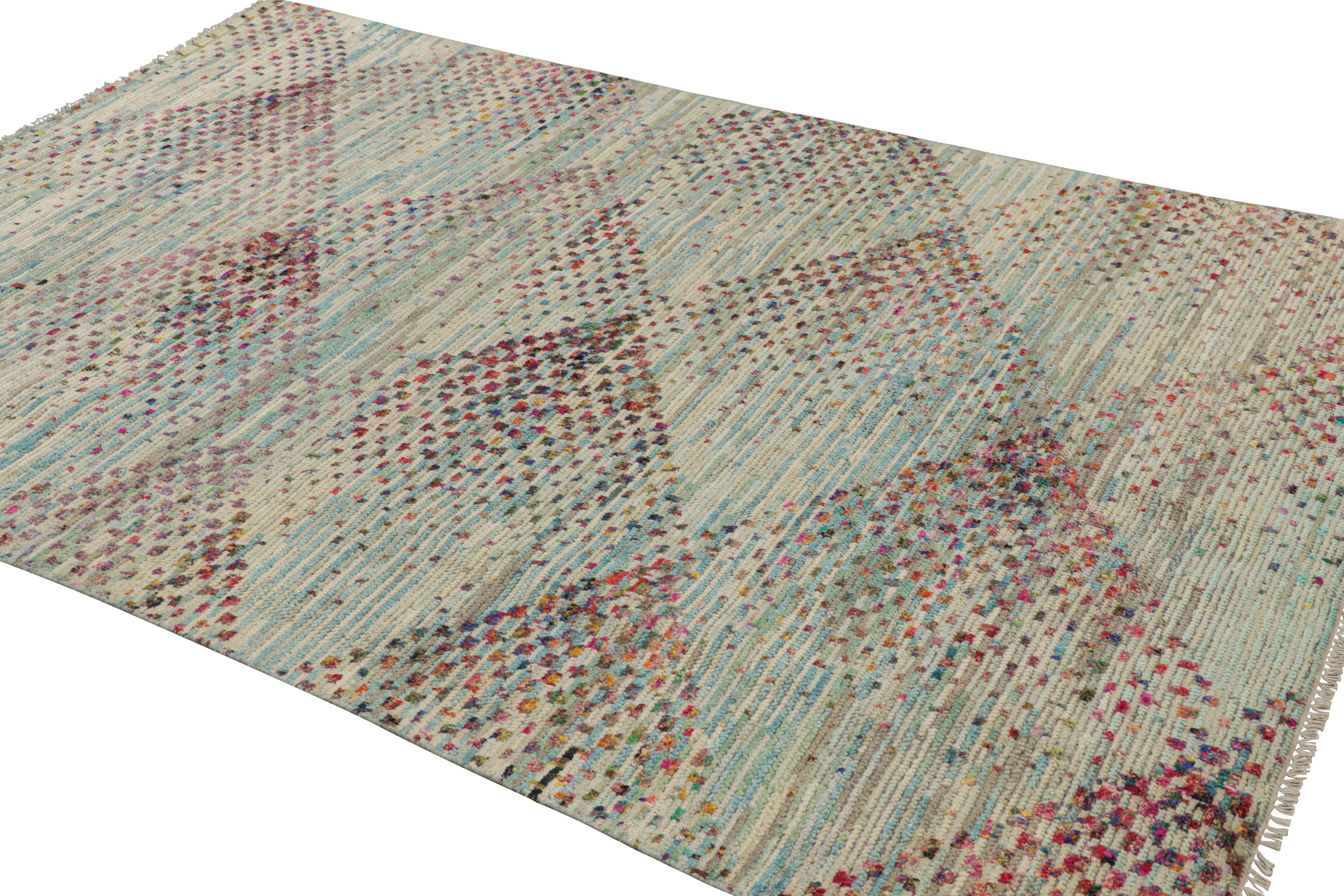 Rug & Kilim's Modern Rug in Blau und Rot Geometrisch gemustert (Handgeknüpft) im Angebot