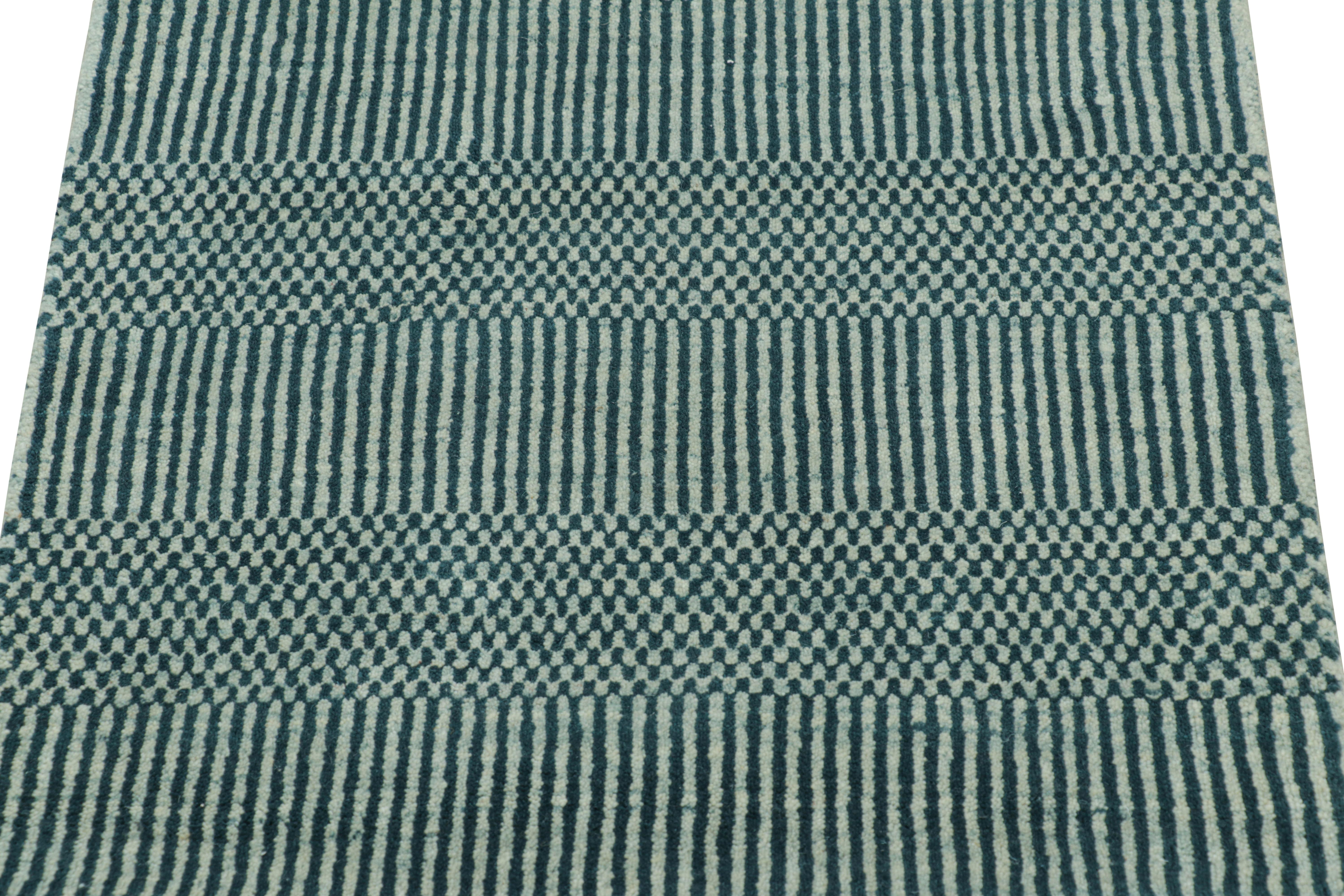 Questo tappeto d'accento in lana 2x3 è una nuova aggiunta alla Collection'S Modern di Rug & Kilim e rappresenta una nuova serie di design contemporanei personalizzabili. 

Sul design: 

Gli occhi attenti ai dettagli potranno ammirare il motivo all